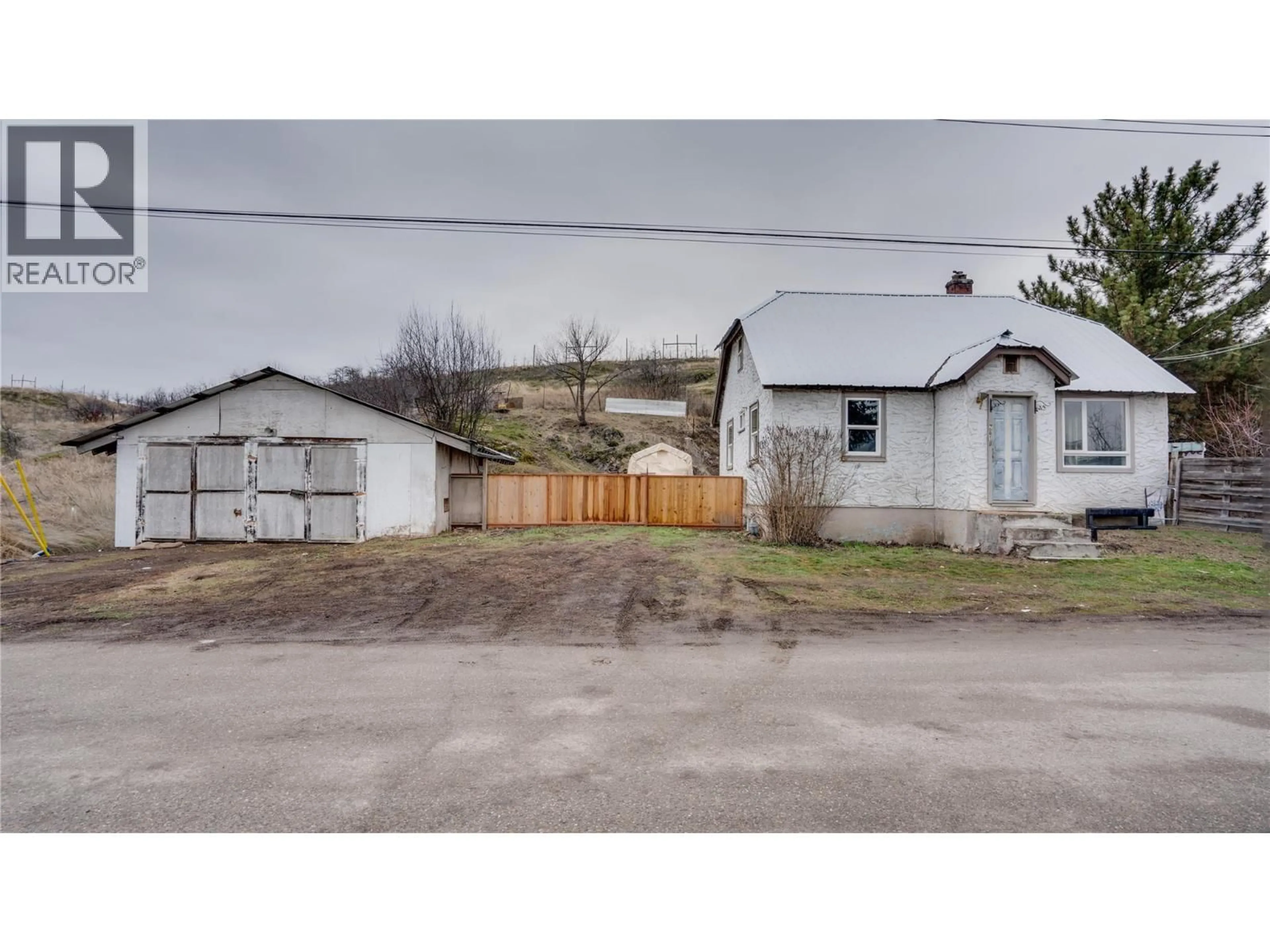 A pic from outside/outdoor area/front of a property/back of a property/a pic from drone, street for 2610 OKEEFE ROAD, Vernon British Columbia V1T7B1