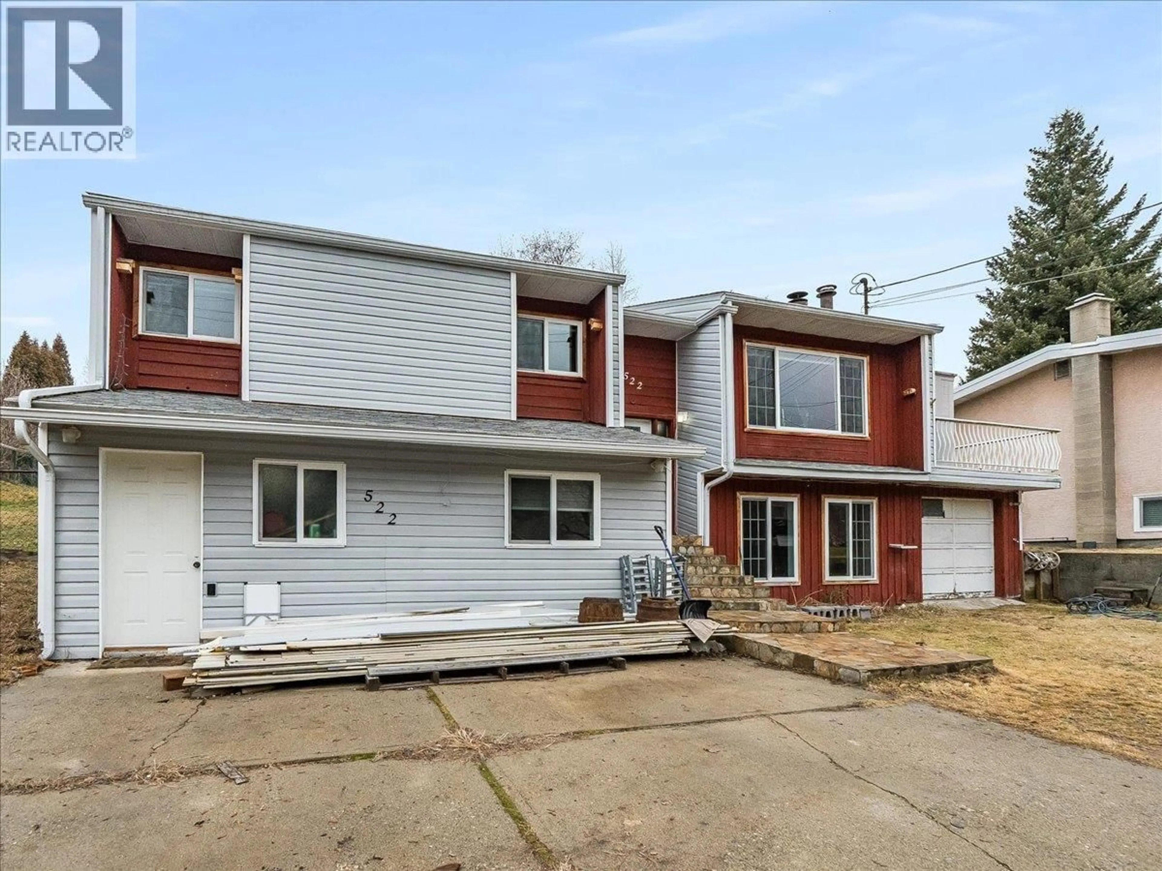 Home with vinyl exterior material, street for 522 3RD AVENUE, Rivervale British Columbia V1R4V4