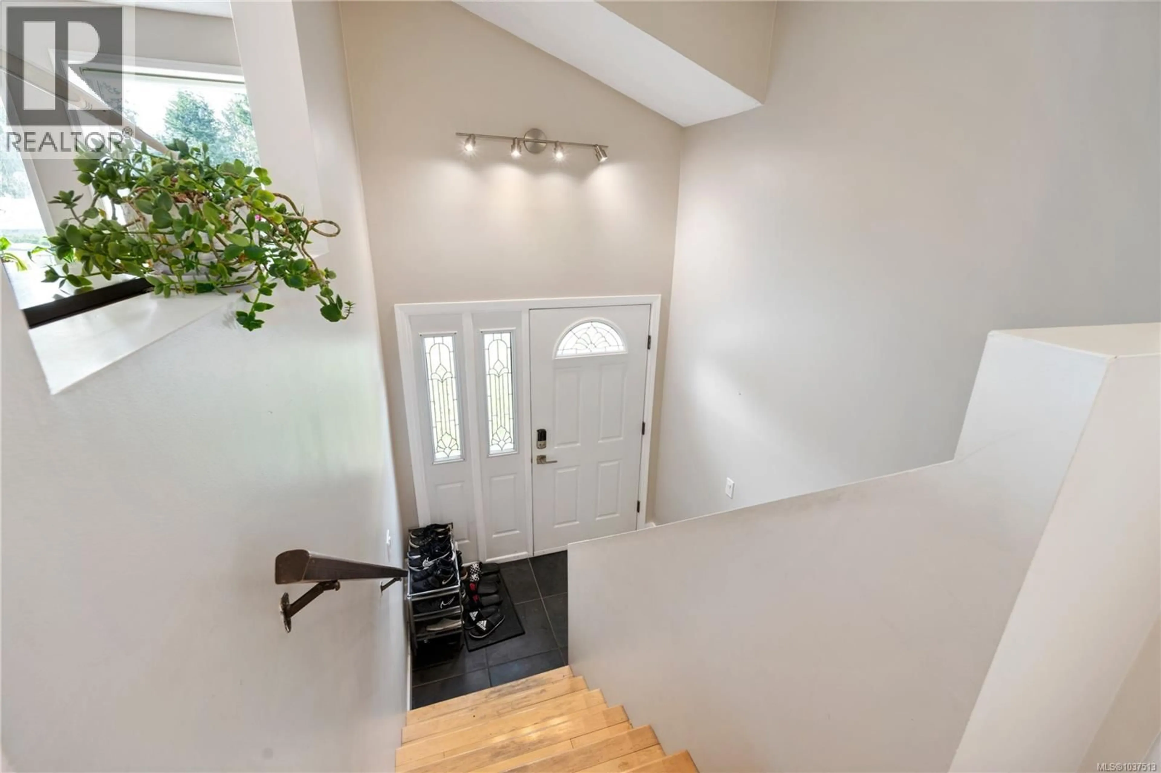 Indoor entryway for 224 ARDOON PLACE, Nanaimo British Columbia V9T4V9