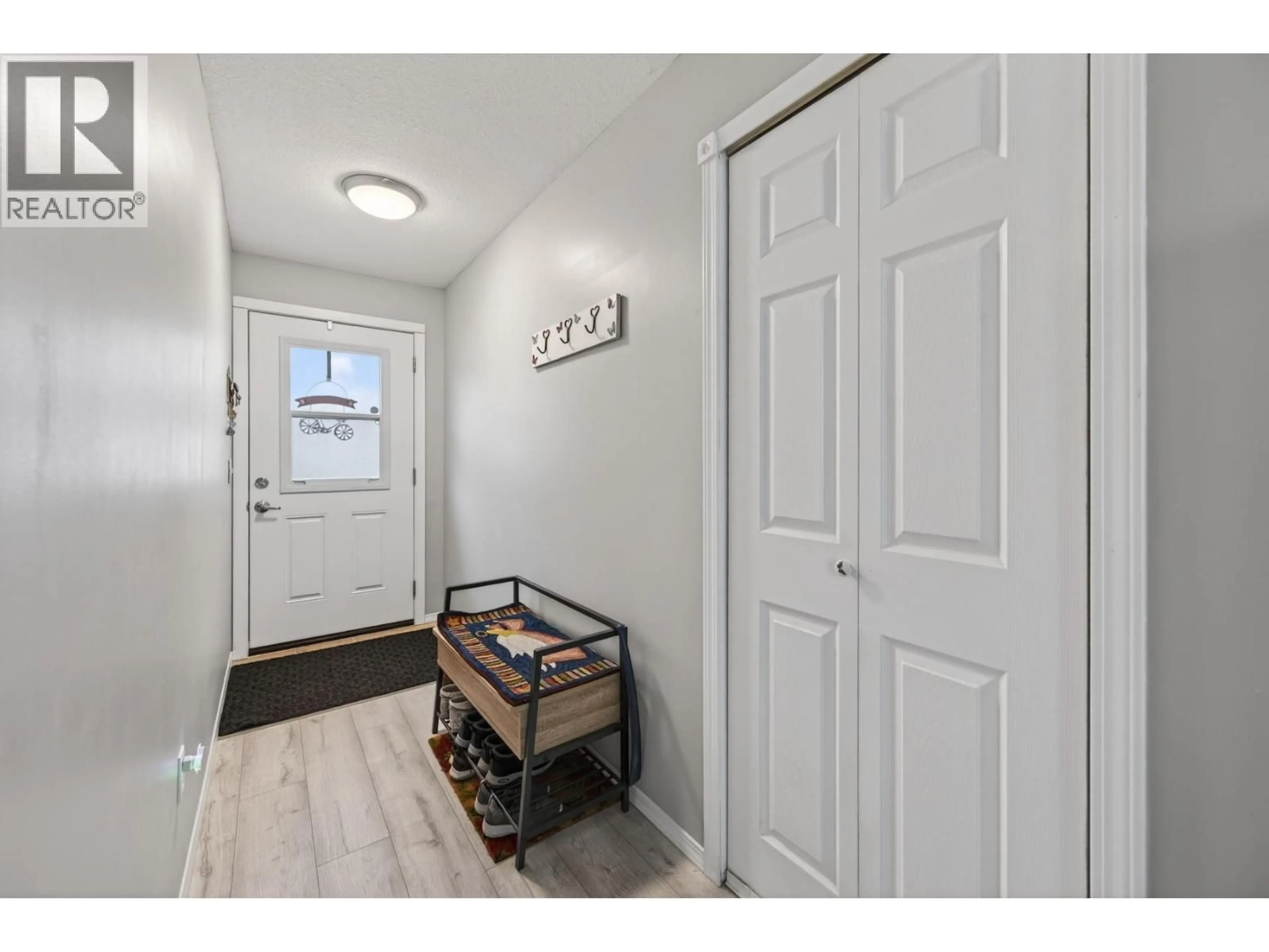 Indoor entryway for 603 - 1500 MESA VISTA DRIVE, Ashcroft British Columbia V0K1A0