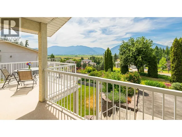 1506 1ST AVENUE NORTHWEST, Creston 2