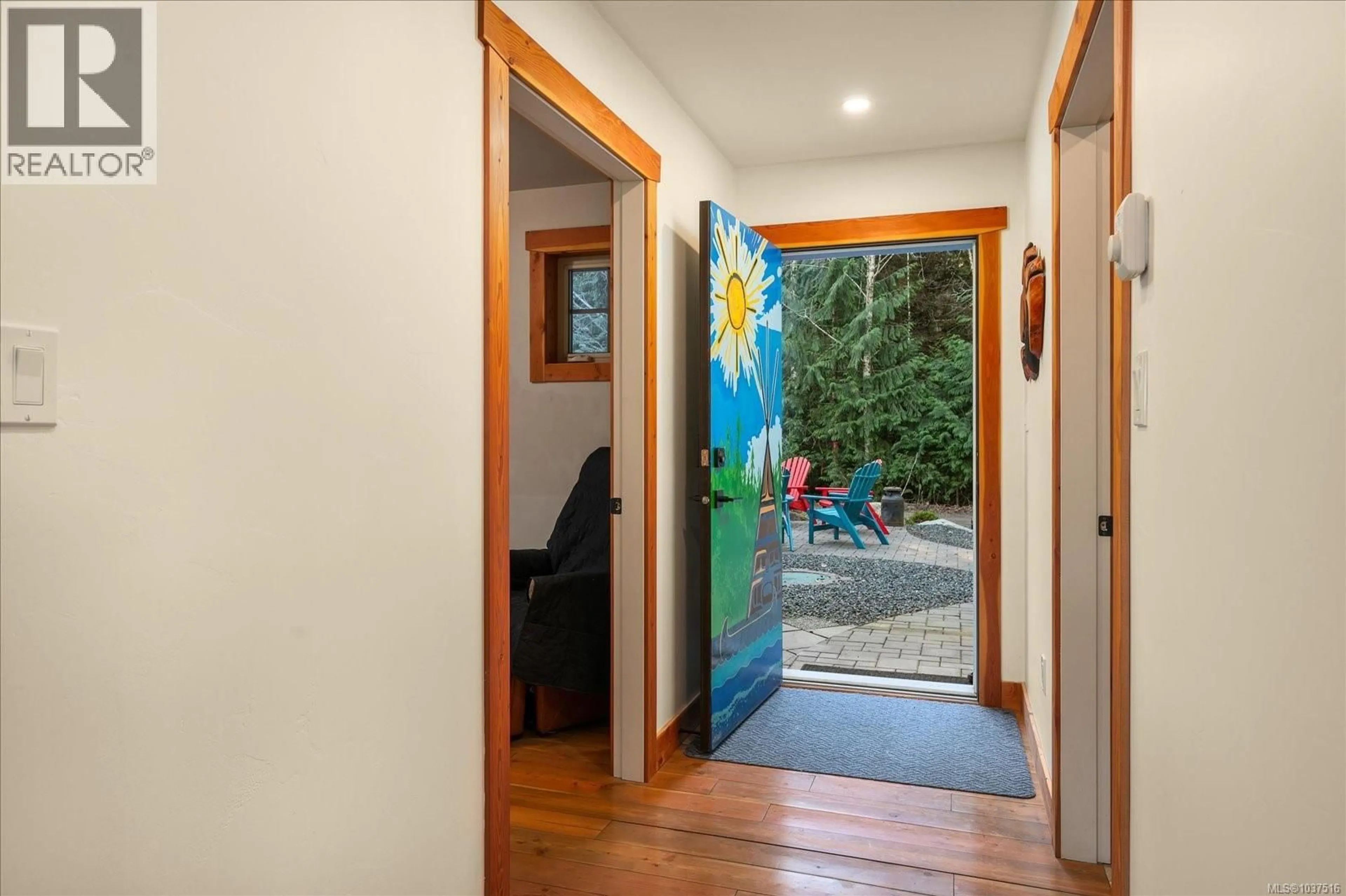 Indoor entryway for 2376 SHADY LANE, Qualicum Beach British Columbia V9K2L7