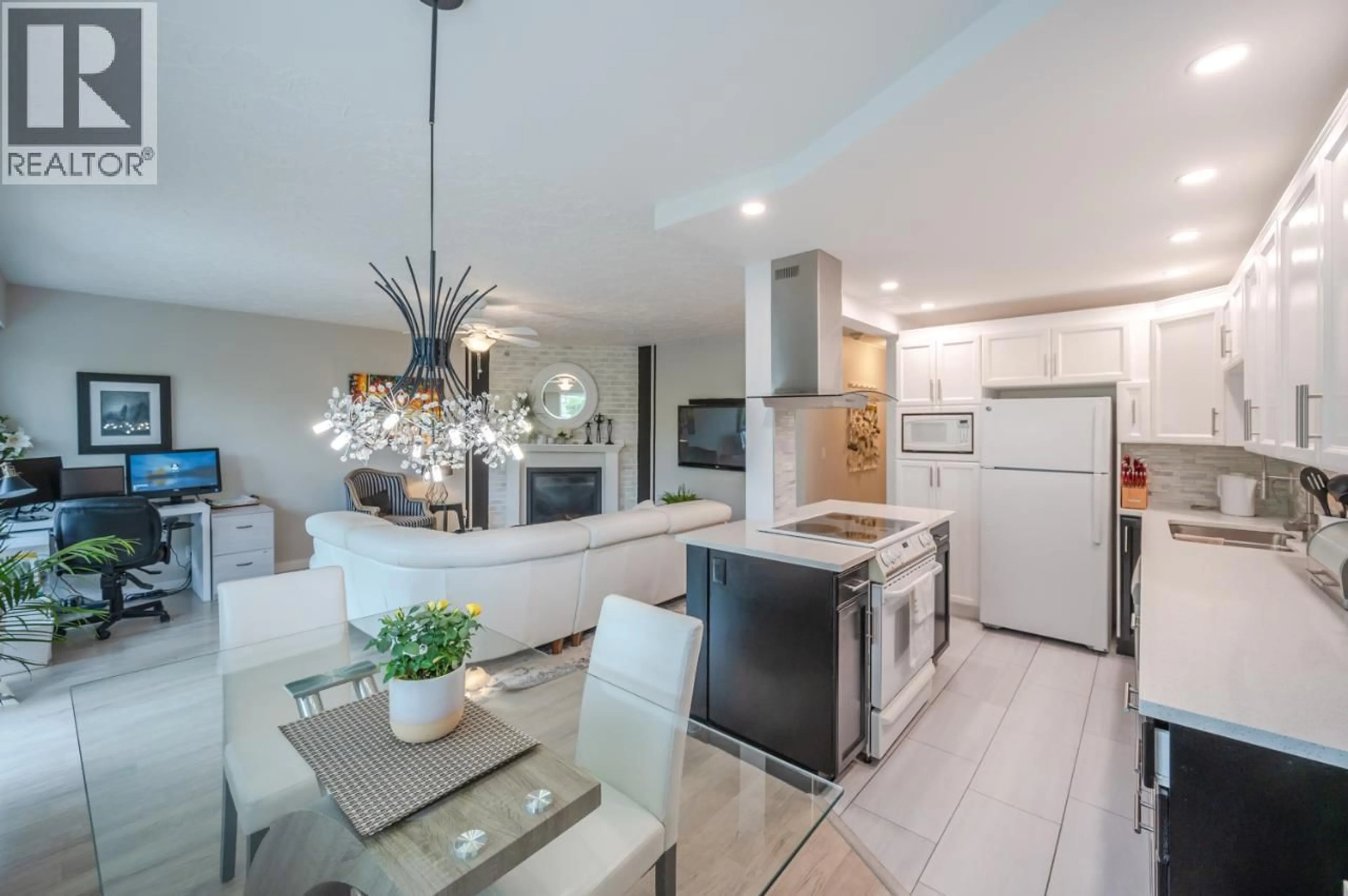 Open concept kitchen, ceramic/tile floor for 104 - 22 ABBOTT STREET, Penticton British Columbia V2A4J2