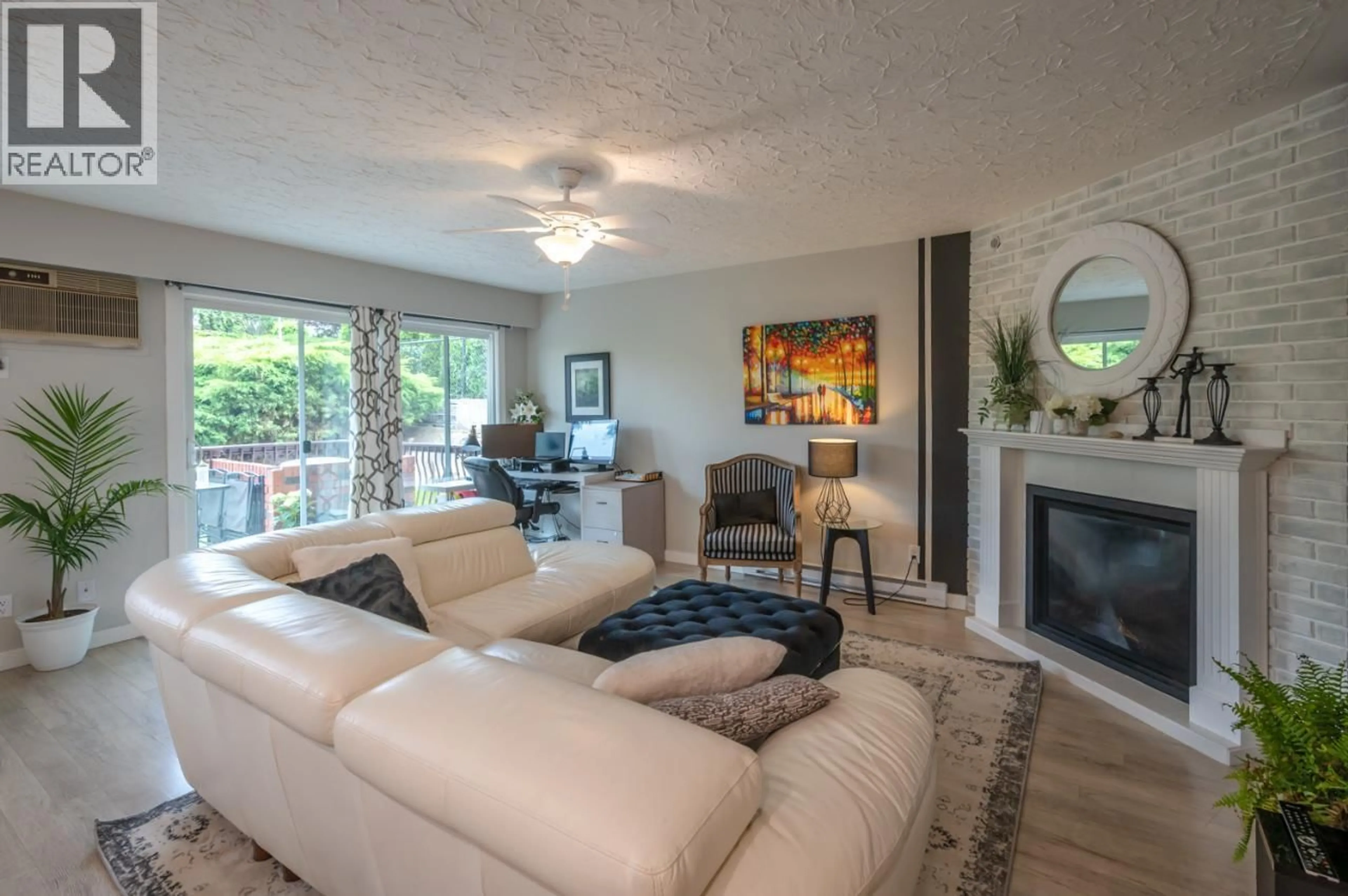 Living room with furniture, unknown for 104 - 22 ABBOTT STREET, Penticton British Columbia V2A4J2