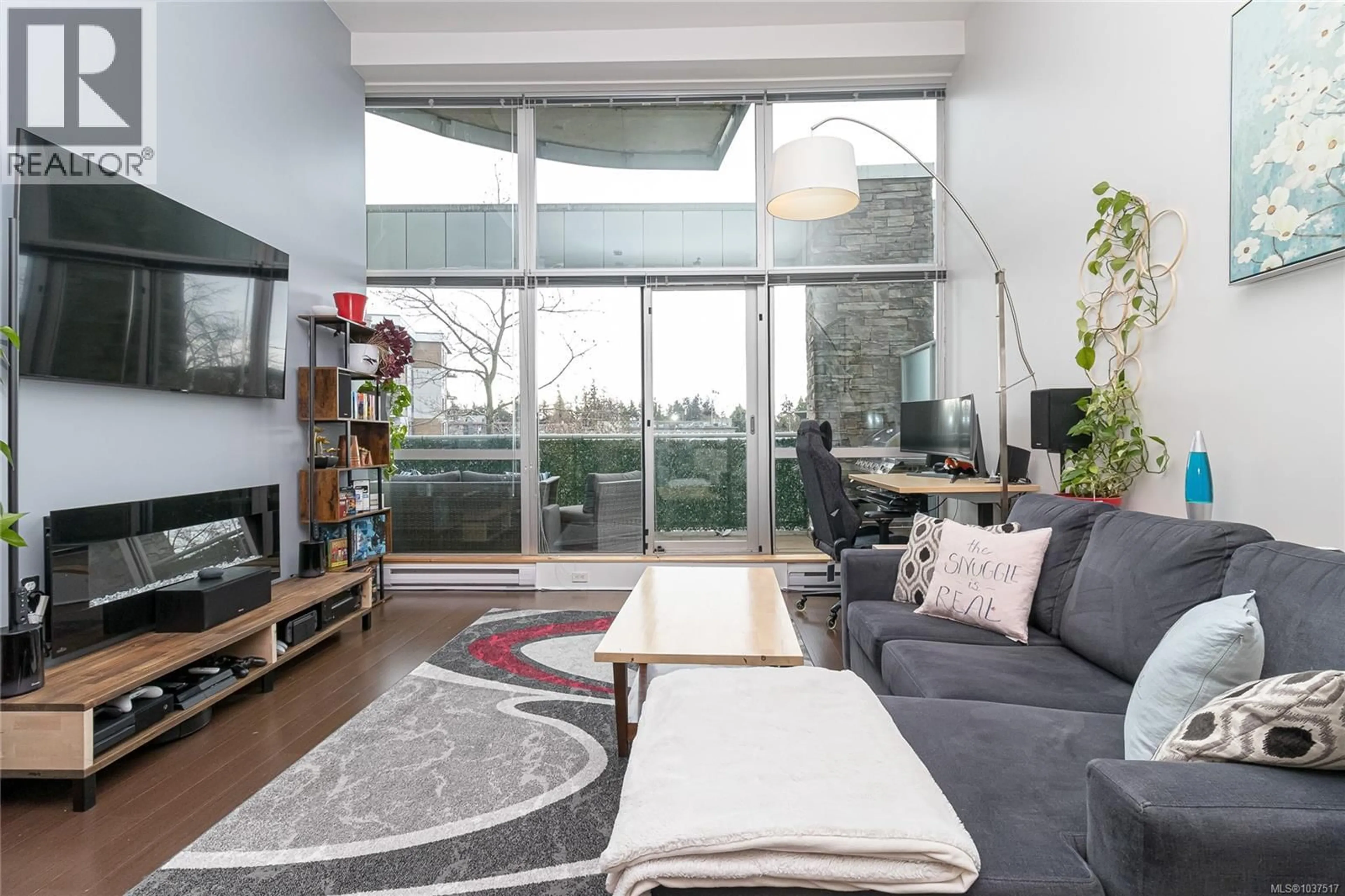 Living room with furniture, unknown for 332 - 2745 VETERANS MEMORIAL PARKWAY, Langford British Columbia V9B0H4