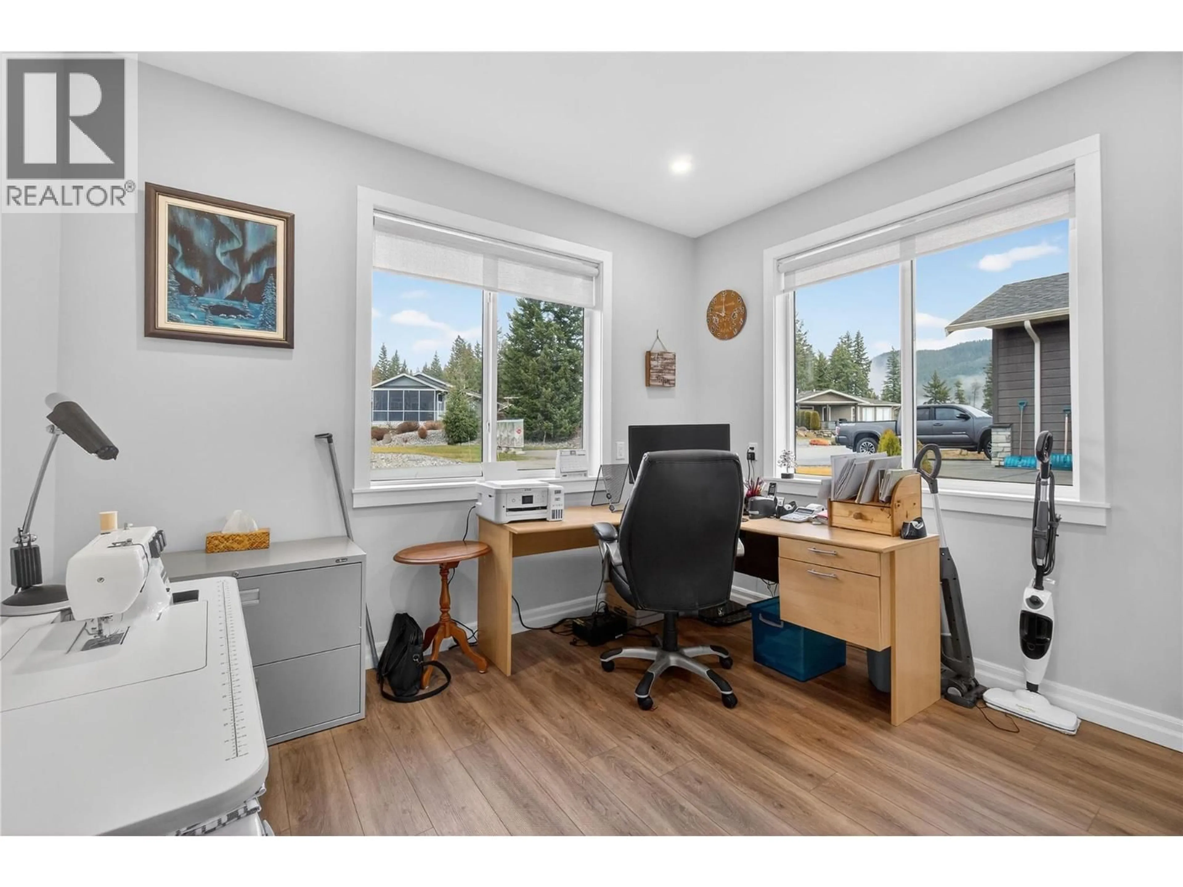 A pic of a room for #6 - 2715 GOLF COURSE DRIVE, Blind Bay British Columbia V0E1H1