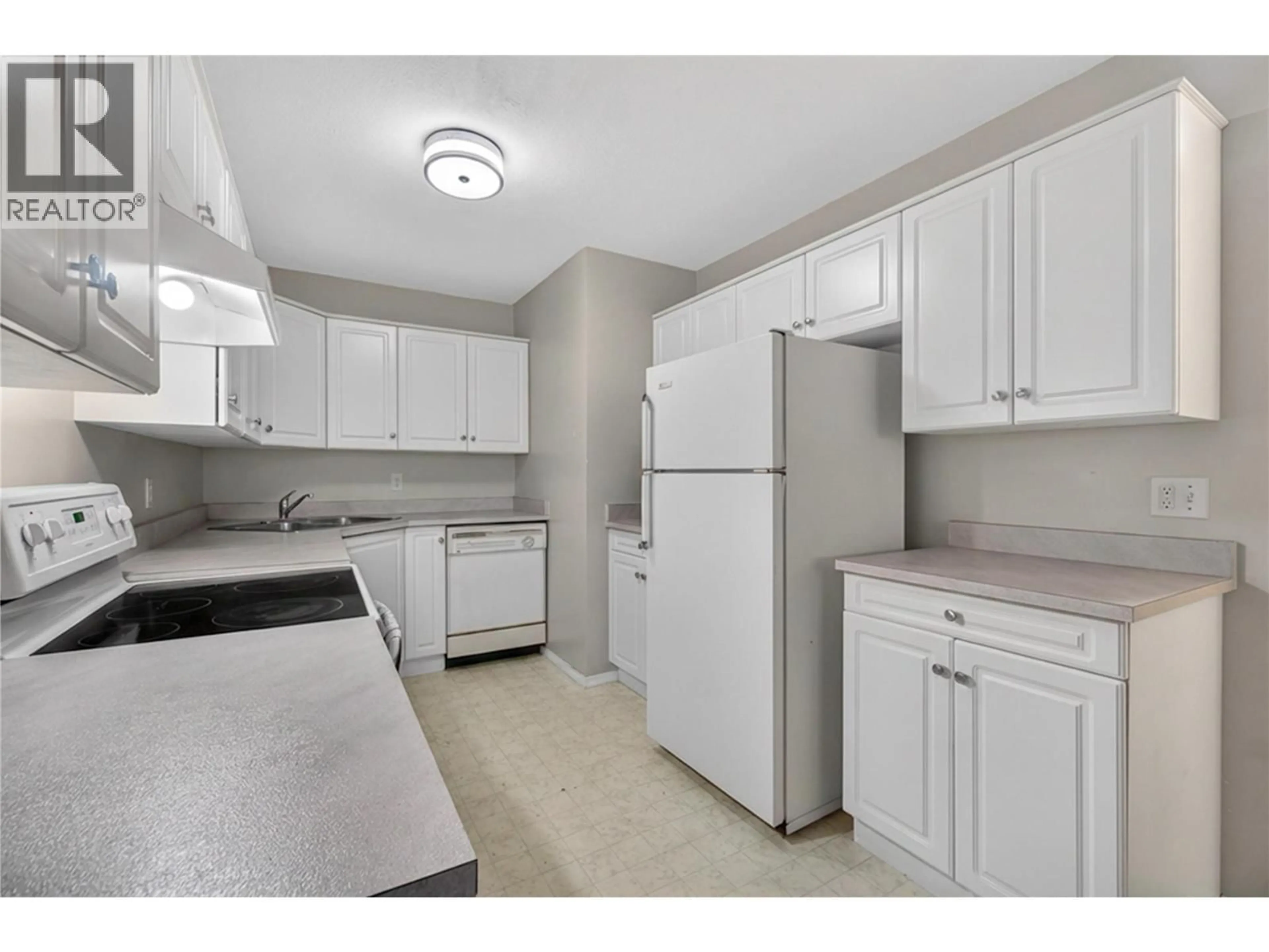 Standard kitchen, unknown for 305 - 420 4 AVENUE SOUTHEAST, Salmon Arm British Columbia V1E1R9
