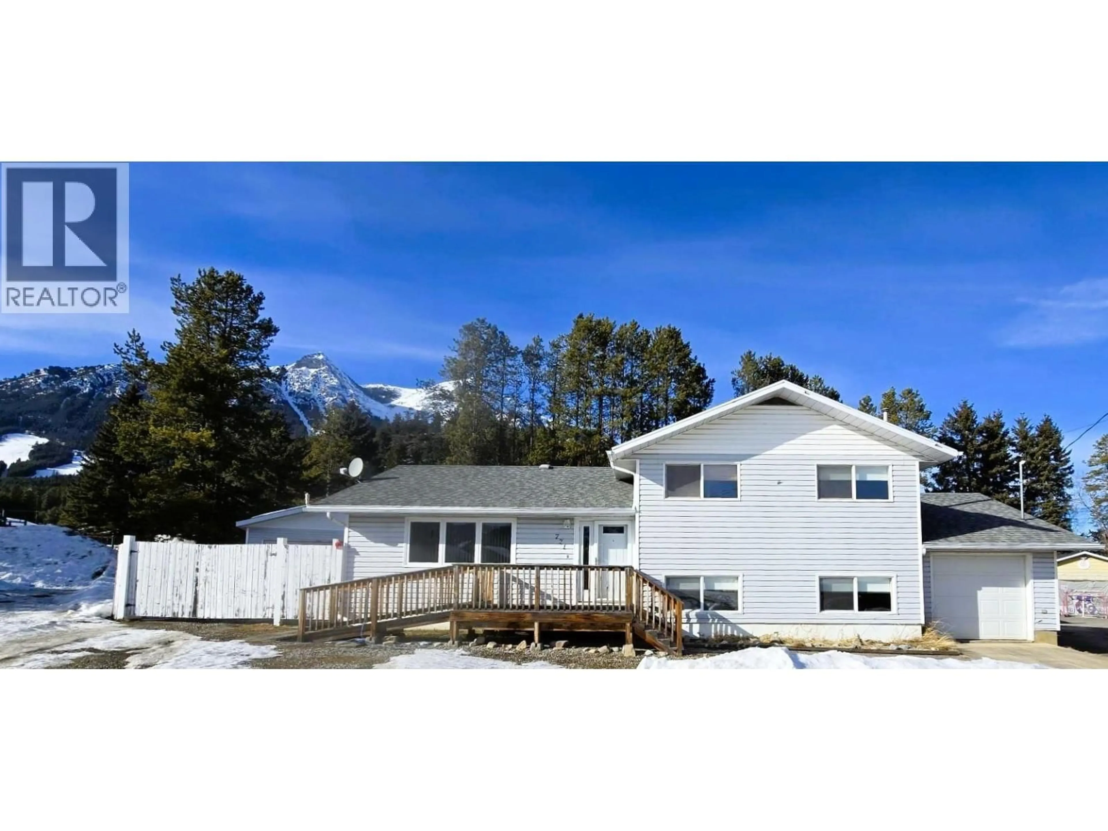 A pic from outside/outdoor area/front of a property/back of a property/a pic from drone, mountain view for 771 FERGUSON CRESCENT, Elkford British Columbia V0B1H0