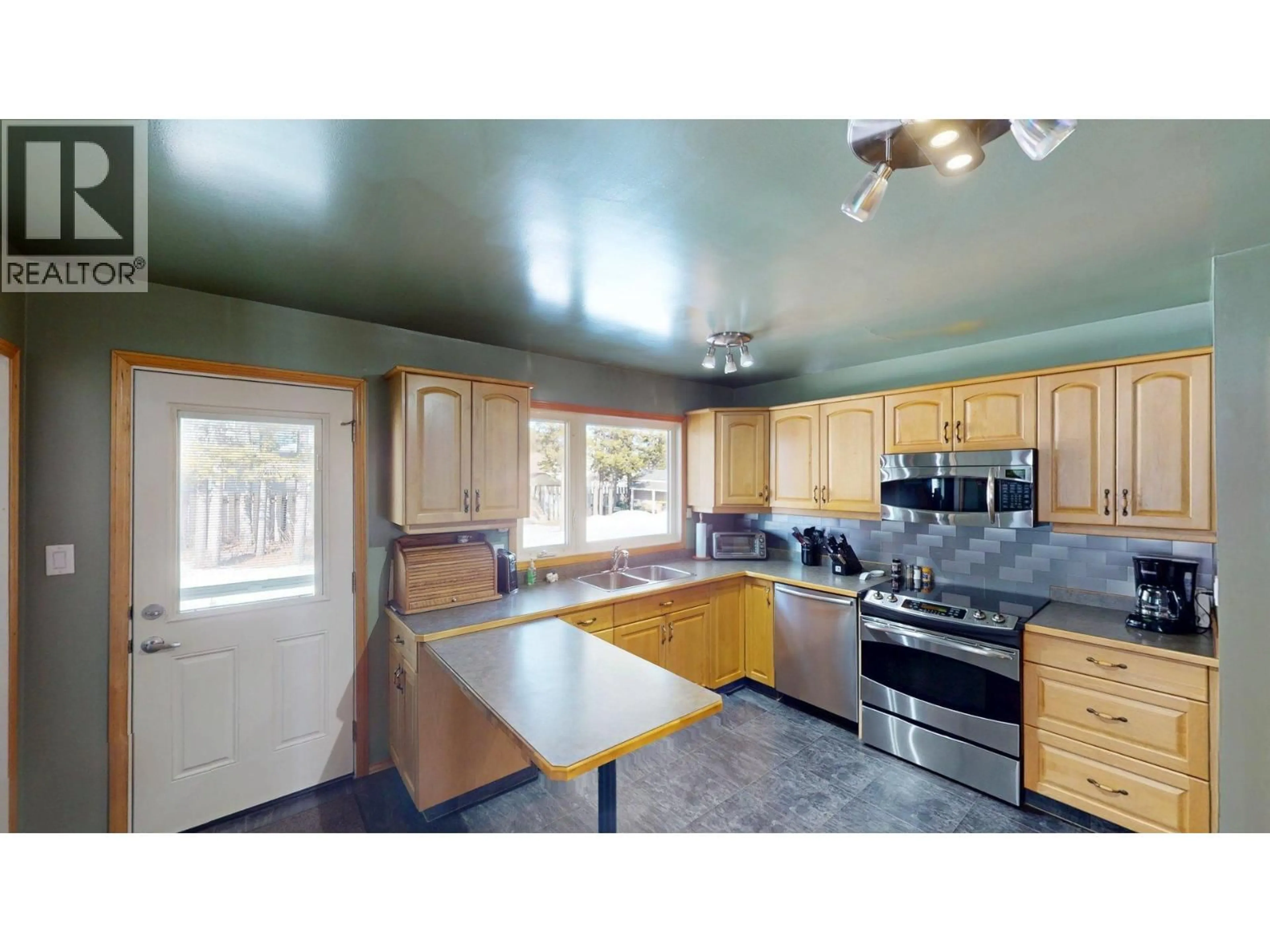 Unknown for 771 FERGUSON CRESCENT, Elkford British Columbia V0B1H0