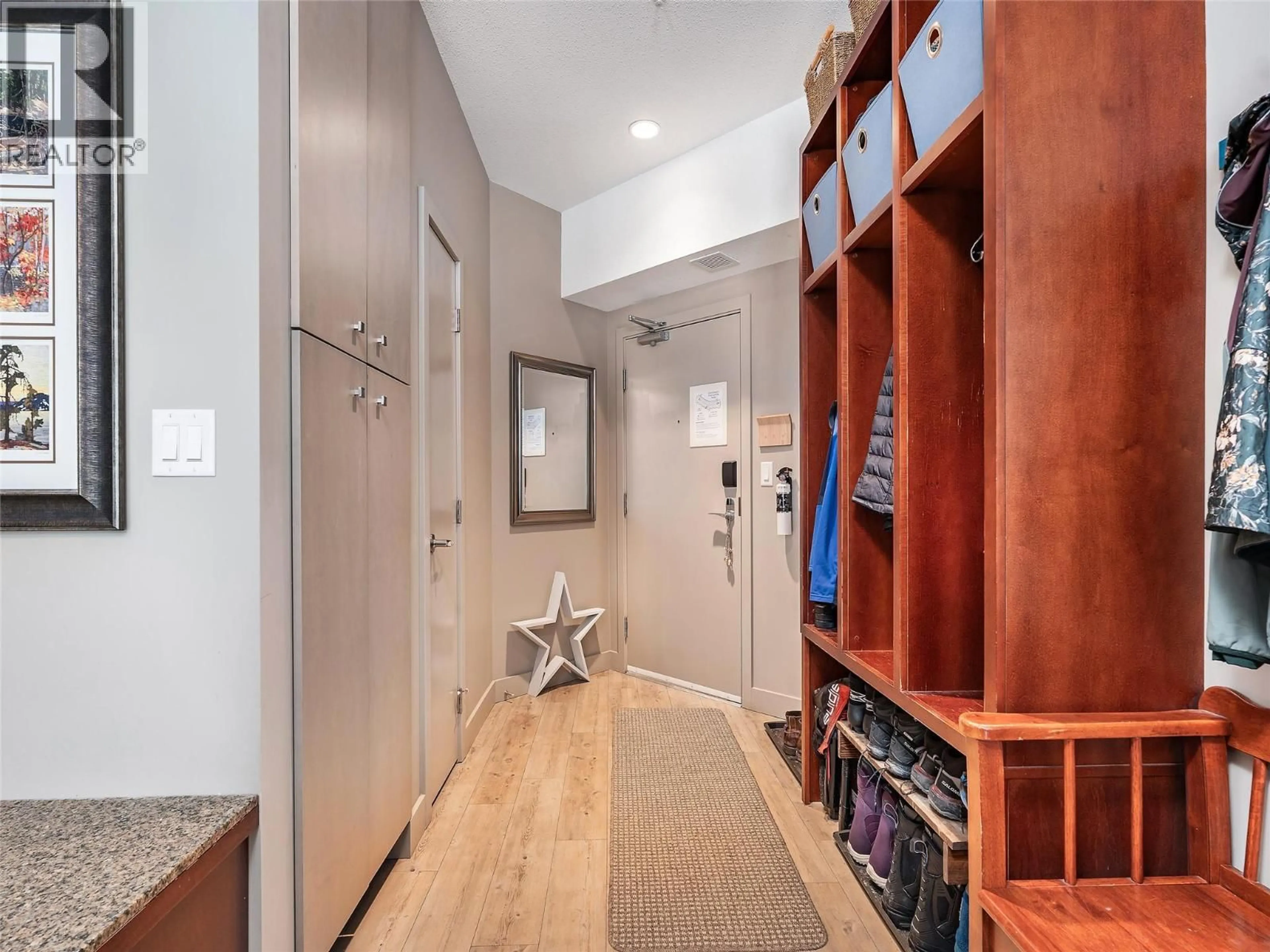 Indoor entryway for 205 - 30 MONASHEE ROAD, Silver Star British Columbia V1B3M1