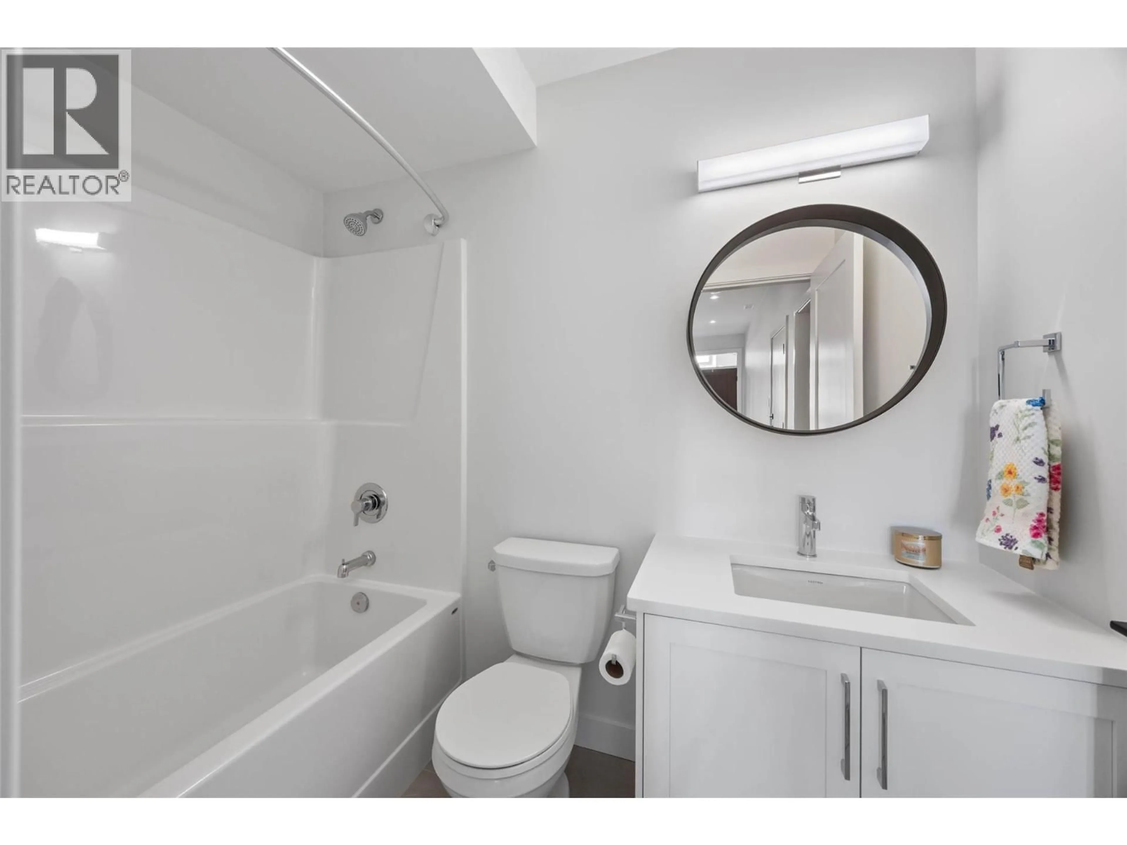 Standard bathroom, unknown for 107 RIVER GATE DRIVE, Kamloops British Columbia V2H0E4
