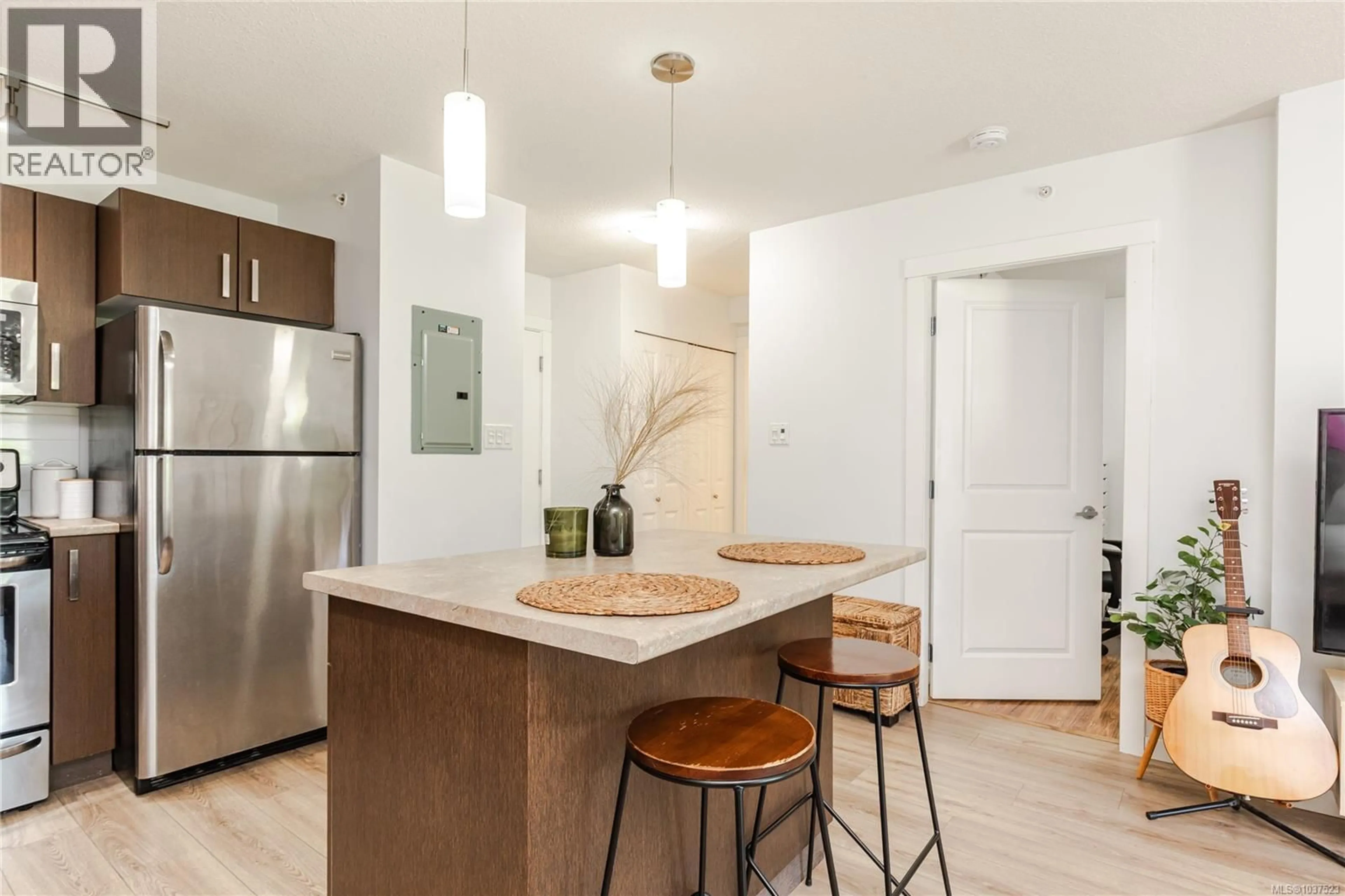 Open concept kitchen, unknown for 103 - 1600 CASPERS WAY, Nanaimo British Columbia V9S1K1