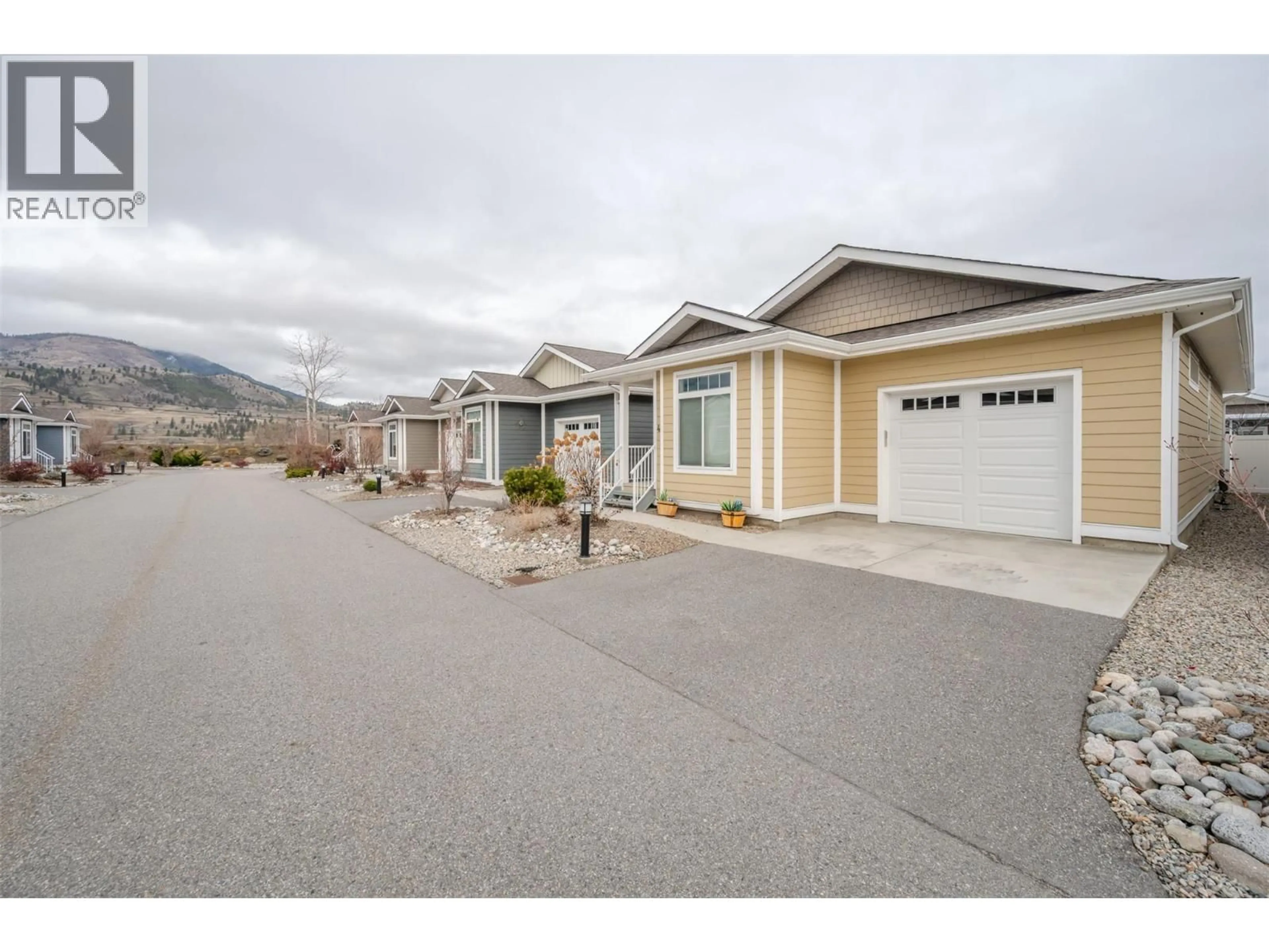Unknown for 42 - 351 WARREN AVENUE WEST, Penticton British Columbia V2A3N2
