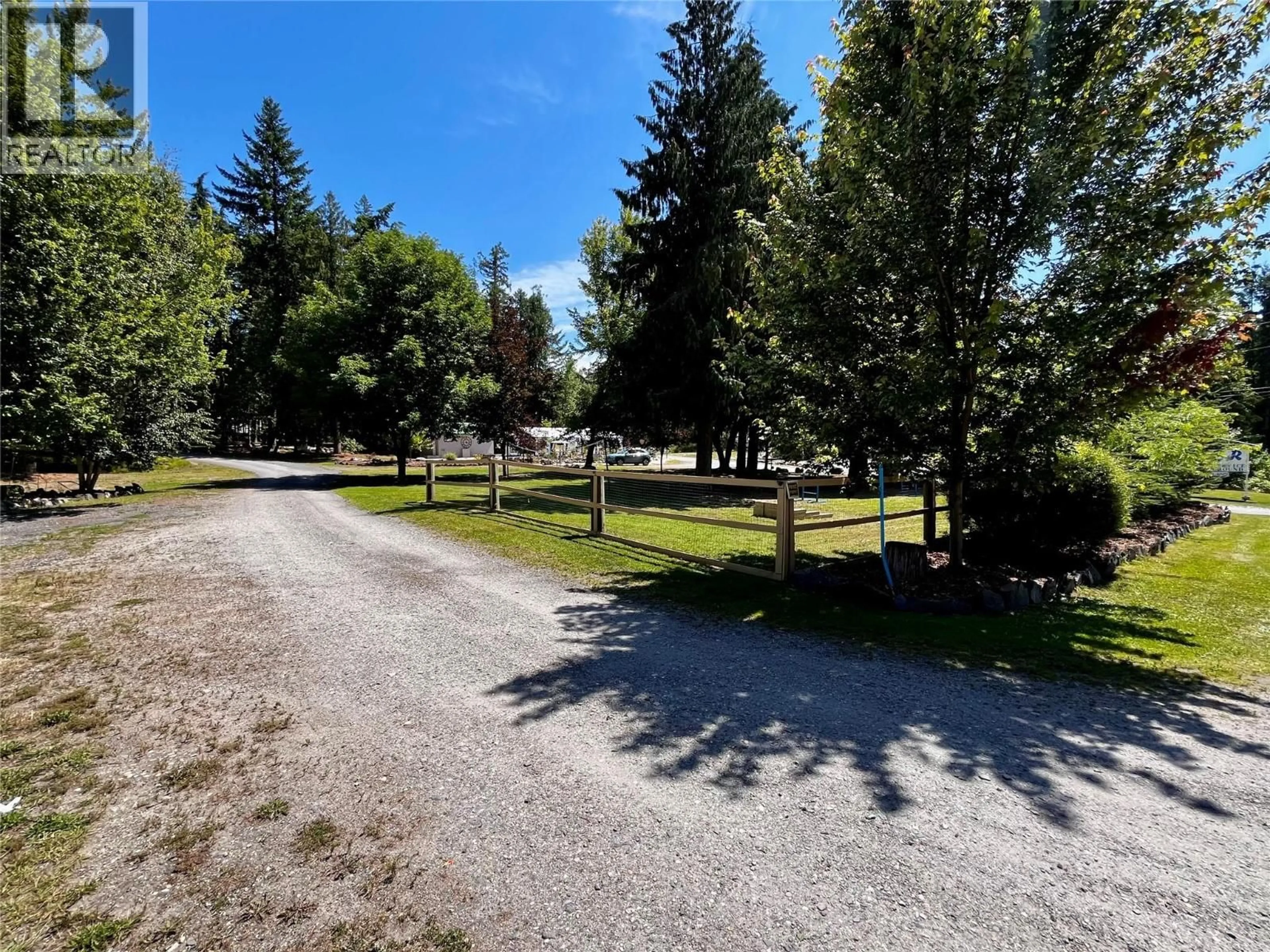 A pic from outside/outdoor area/front of a property/back of a property/a pic from drone, unknown for 1701 HIGHWAY 23 HIGHWAY, Nakusp British Columbia V0G1R0