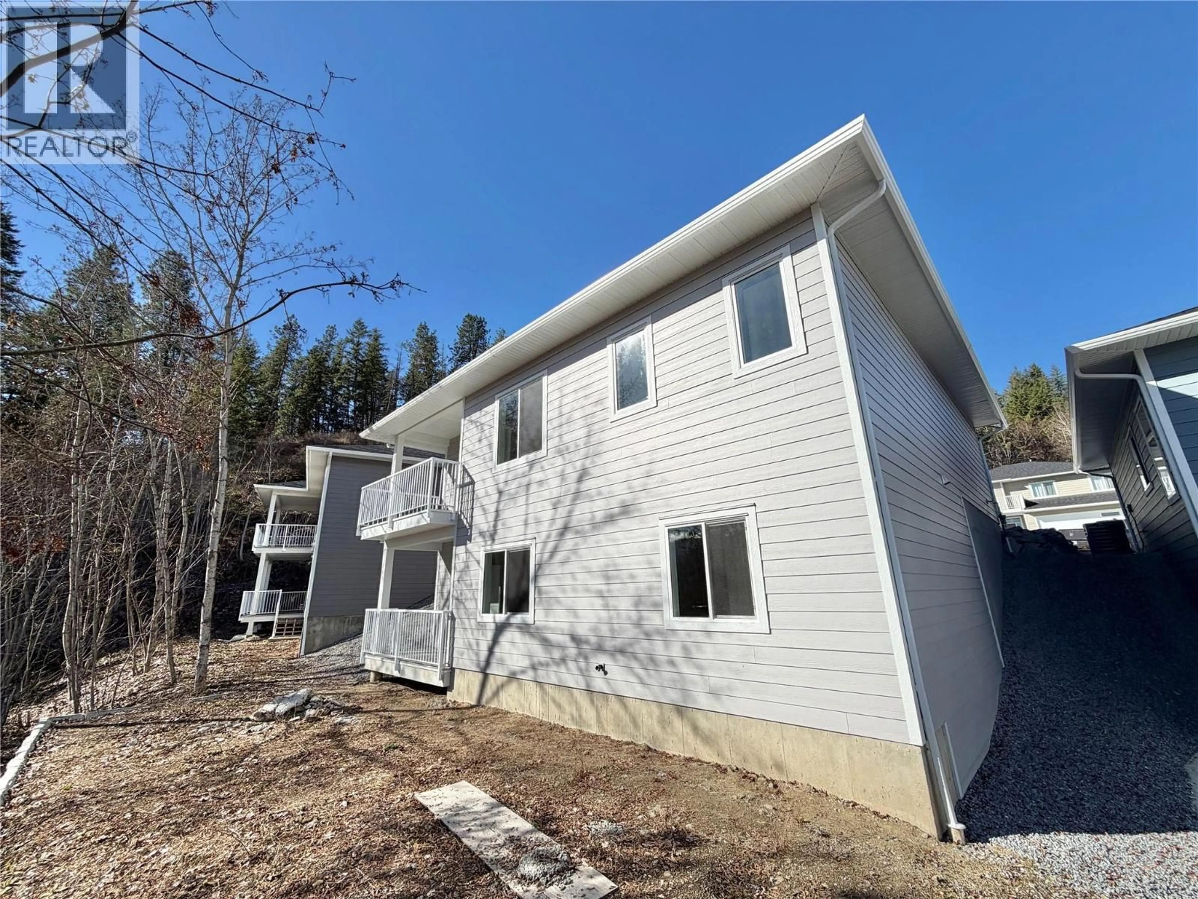 Home with vinyl exterior material, building for 103 - 806 CLIFF AVENUE, Enderby British Columbia V0E1V1