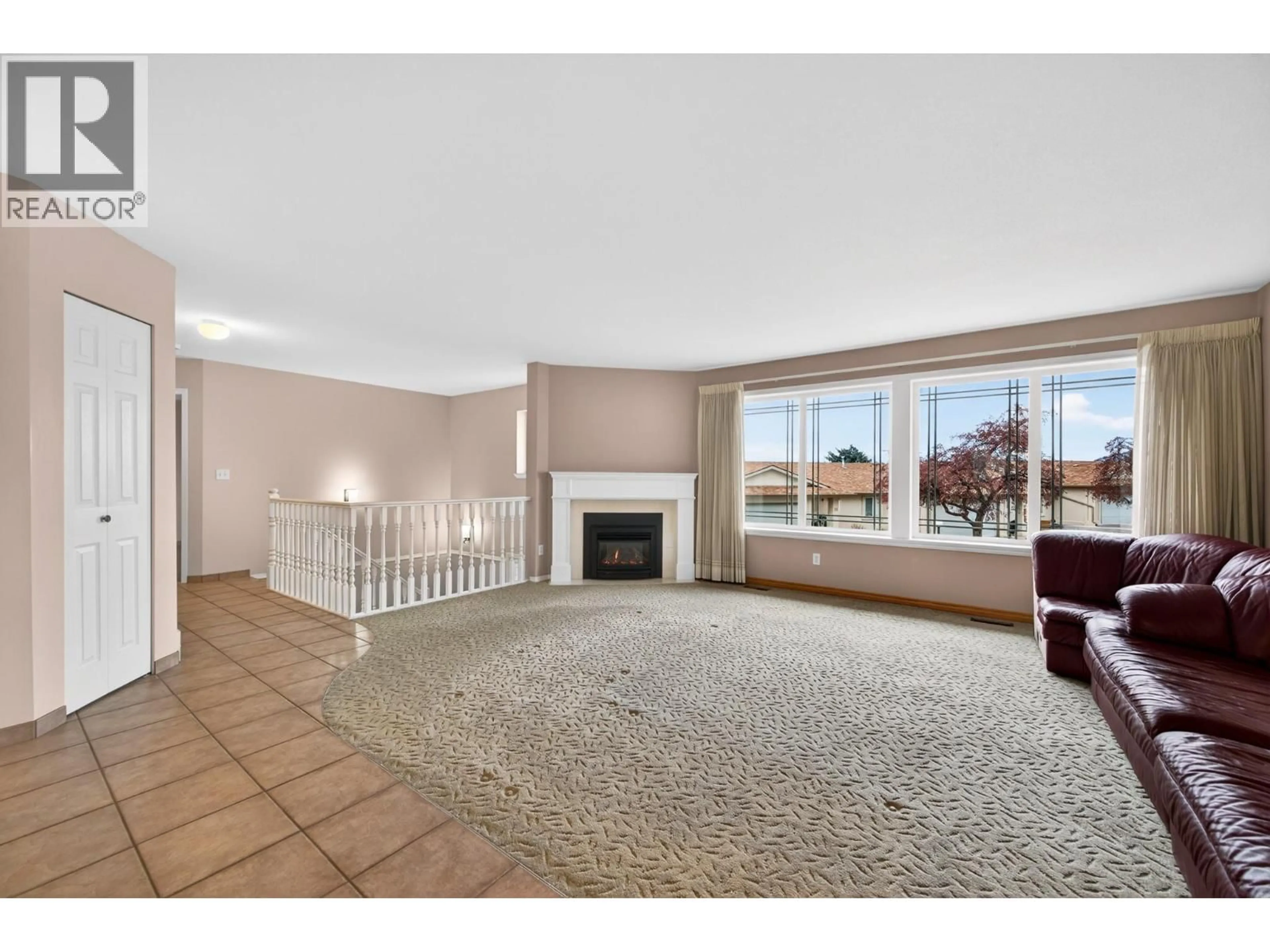 Living room with furniture, unknown for 13 - 1950 BRAEVIEW PLACE, Kamloops British Columbia V1S1R8
