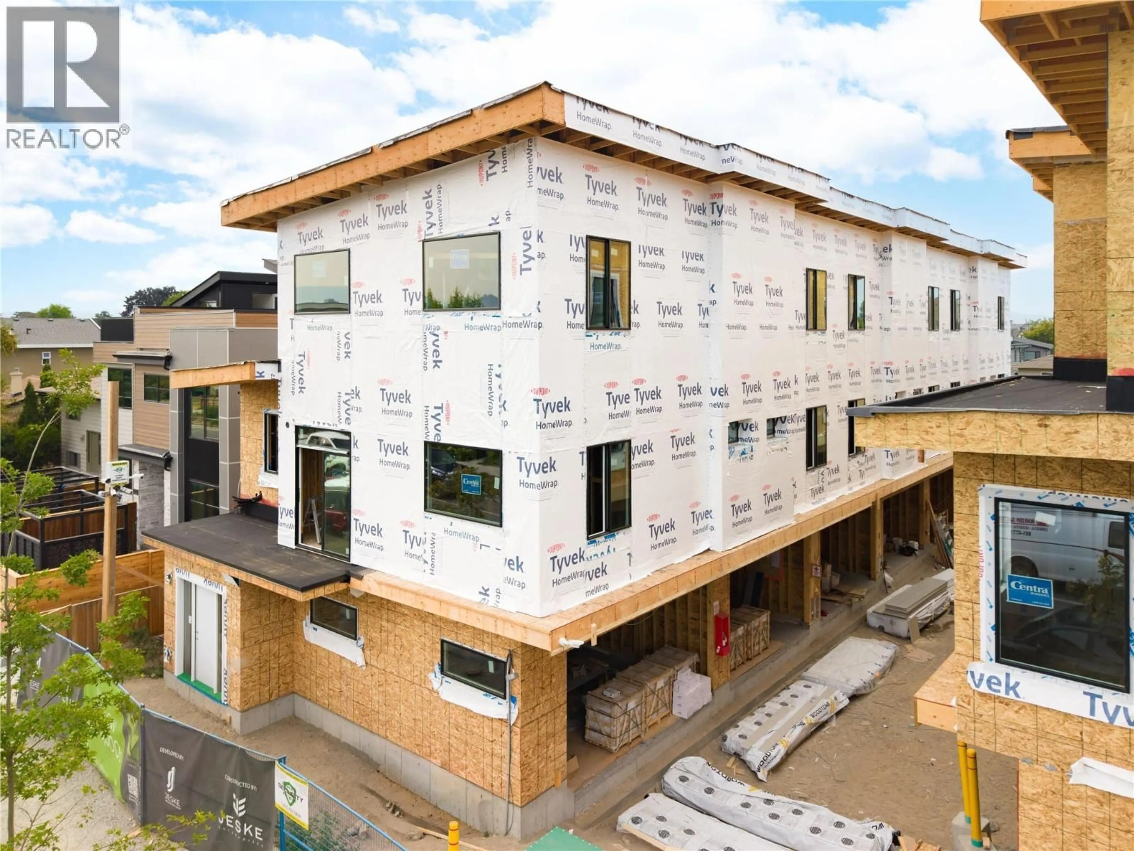 Home with brick exterior material, building for 1 - 743 MORRISON AVENUE, Kelowna British Columbia V1Y5E5