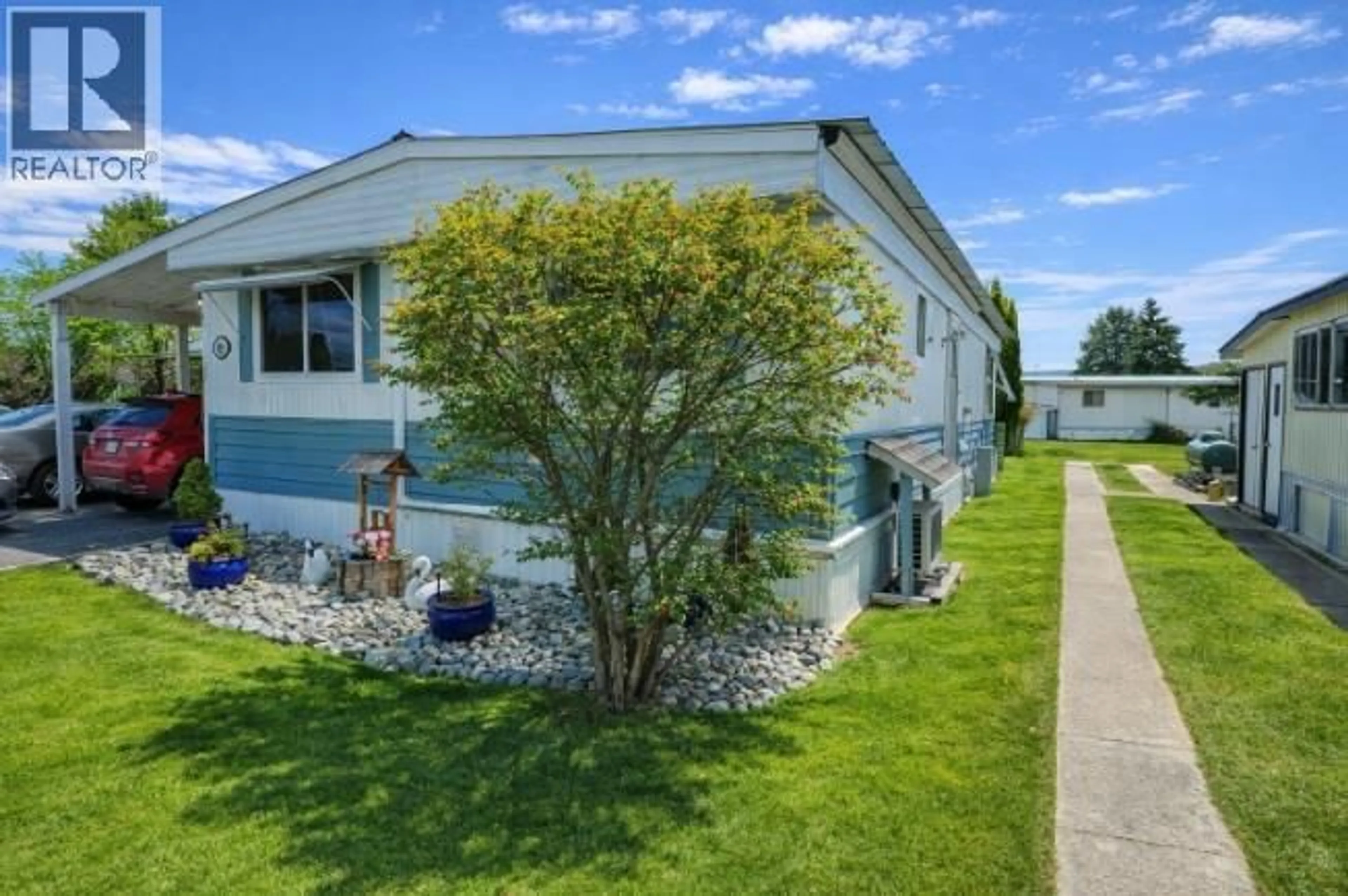 Home with vinyl exterior material, water/lake/river/ocean view for 89 - 3745 LAKESHORE ROAD, Kelowna British Columbia V1W3K4