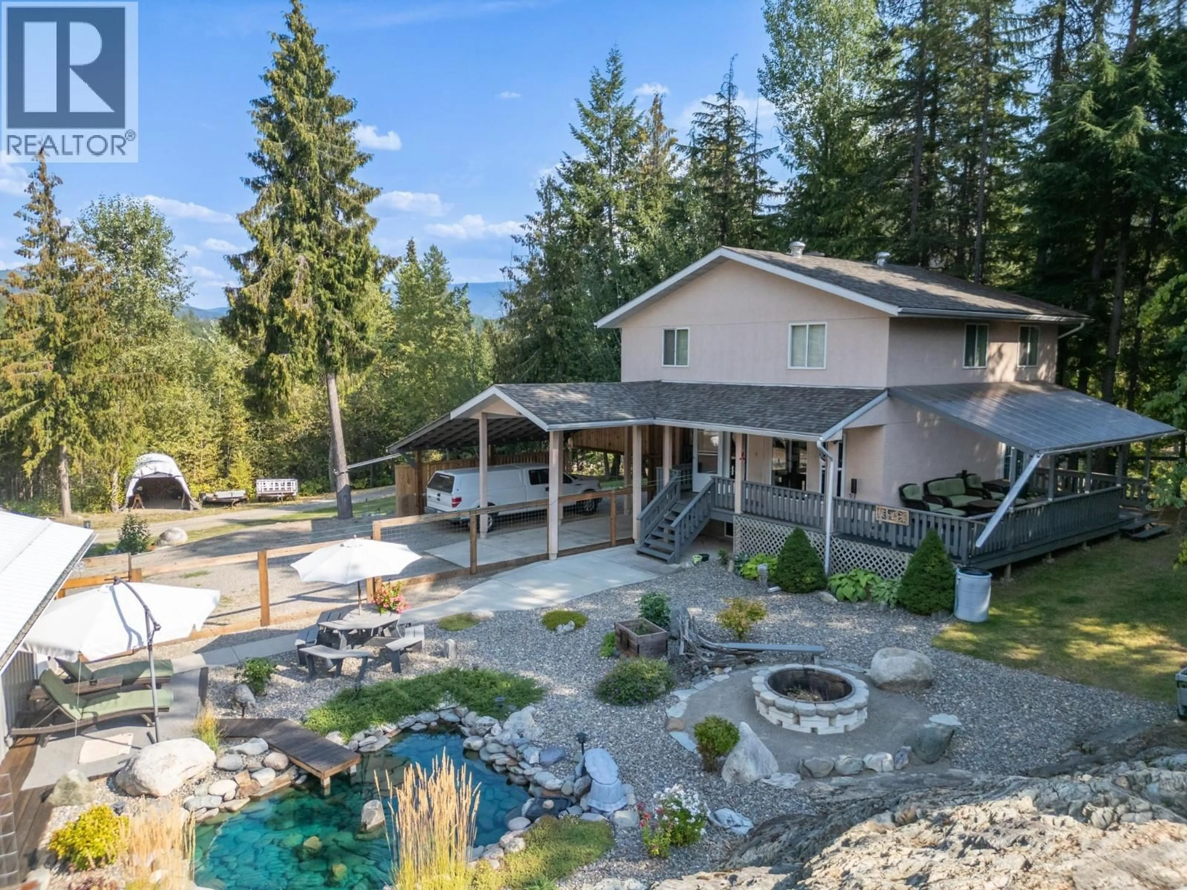 A pic from outside/outdoor area/front of a property/back of a property/a pic from drone, unknown for 602 LAKEVIEW ARROW CREEK ROAD, Arrow Creek British Columbia V0B1G8