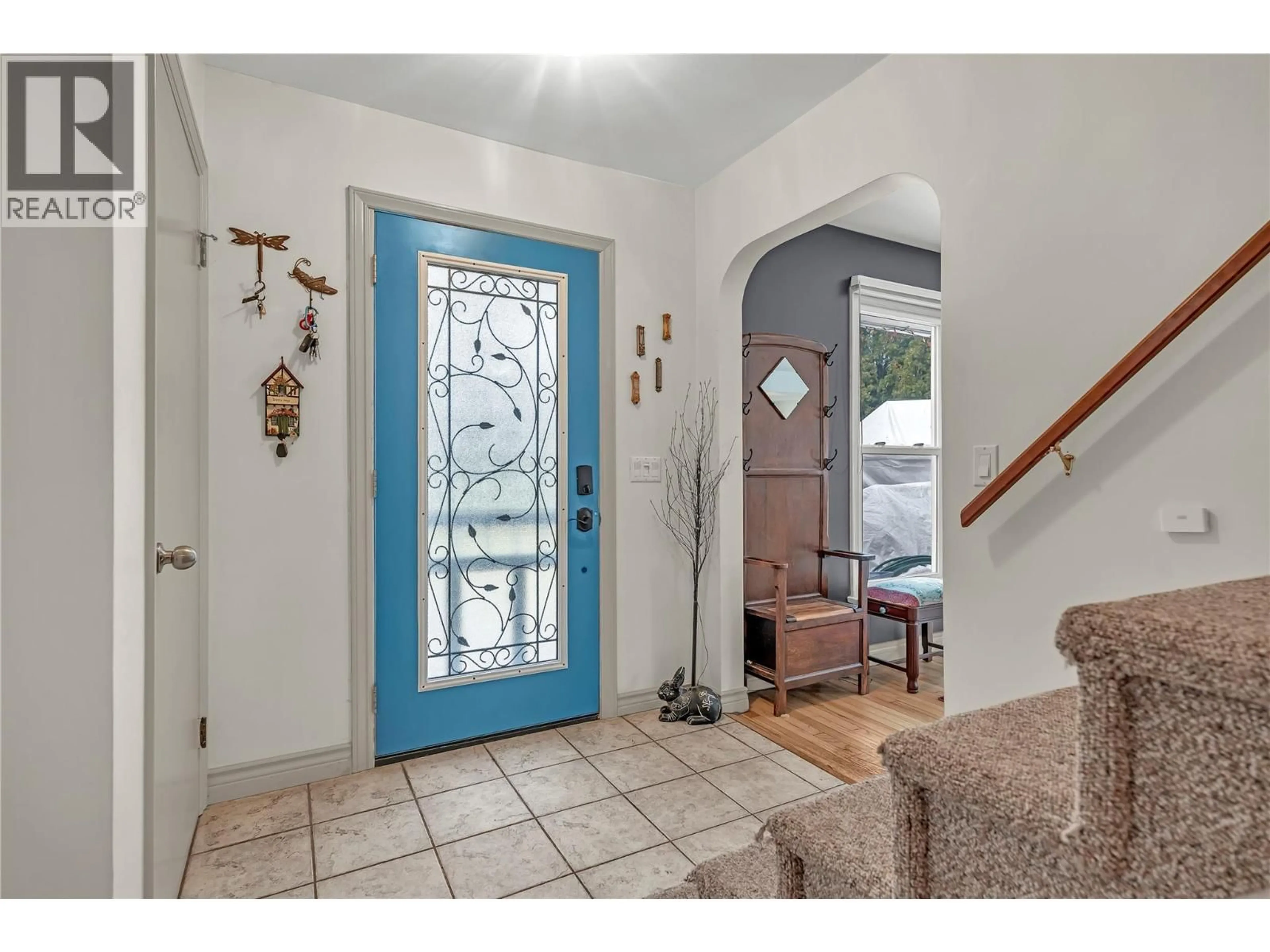 Indoor entryway for 10919 ACLAND STREET, Summerland British Columbia V0H1Z0