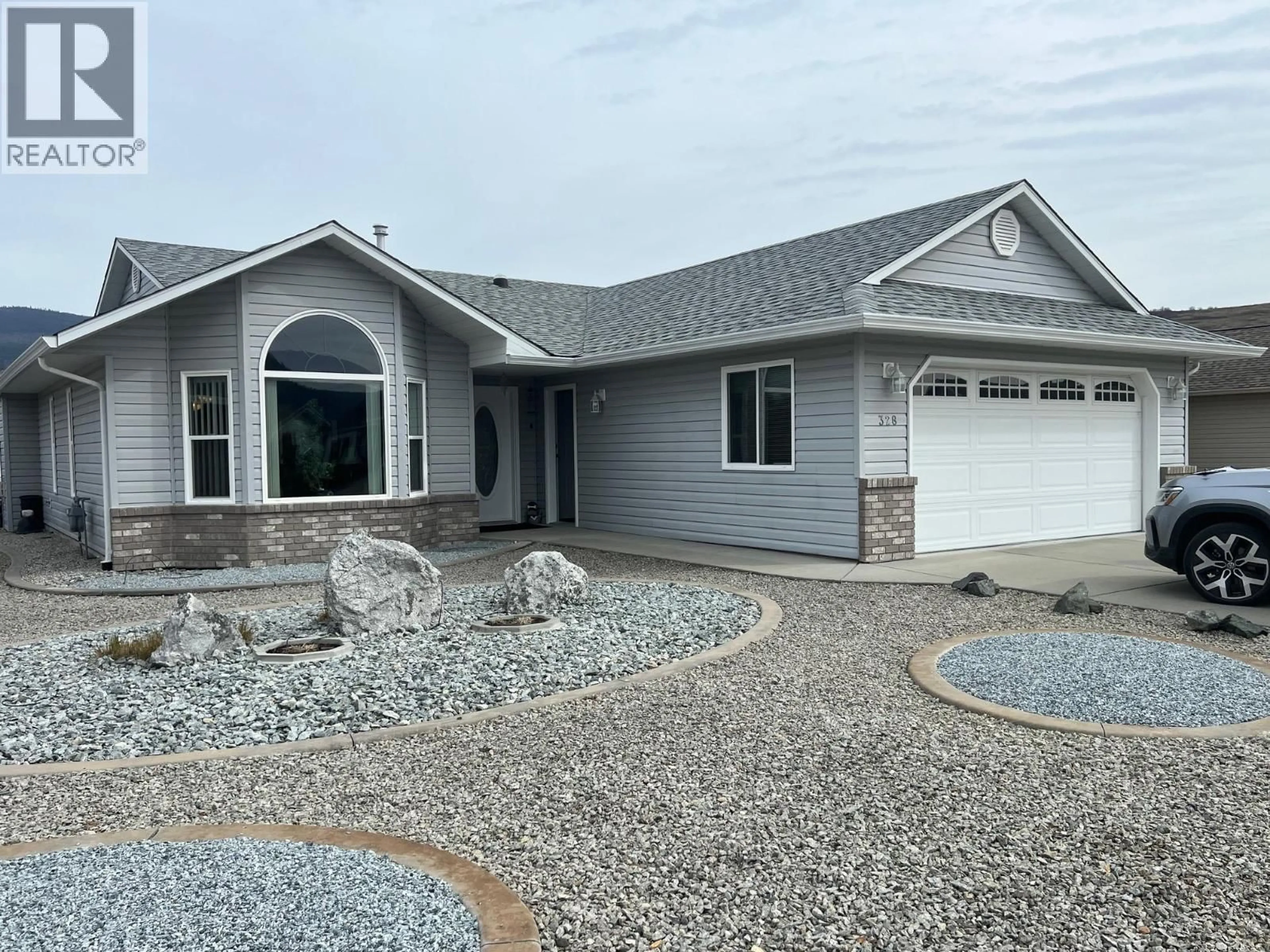 Home with vinyl exterior material, unknown for 328 3RD STREET, Vernon British Columbia V1H1Z1