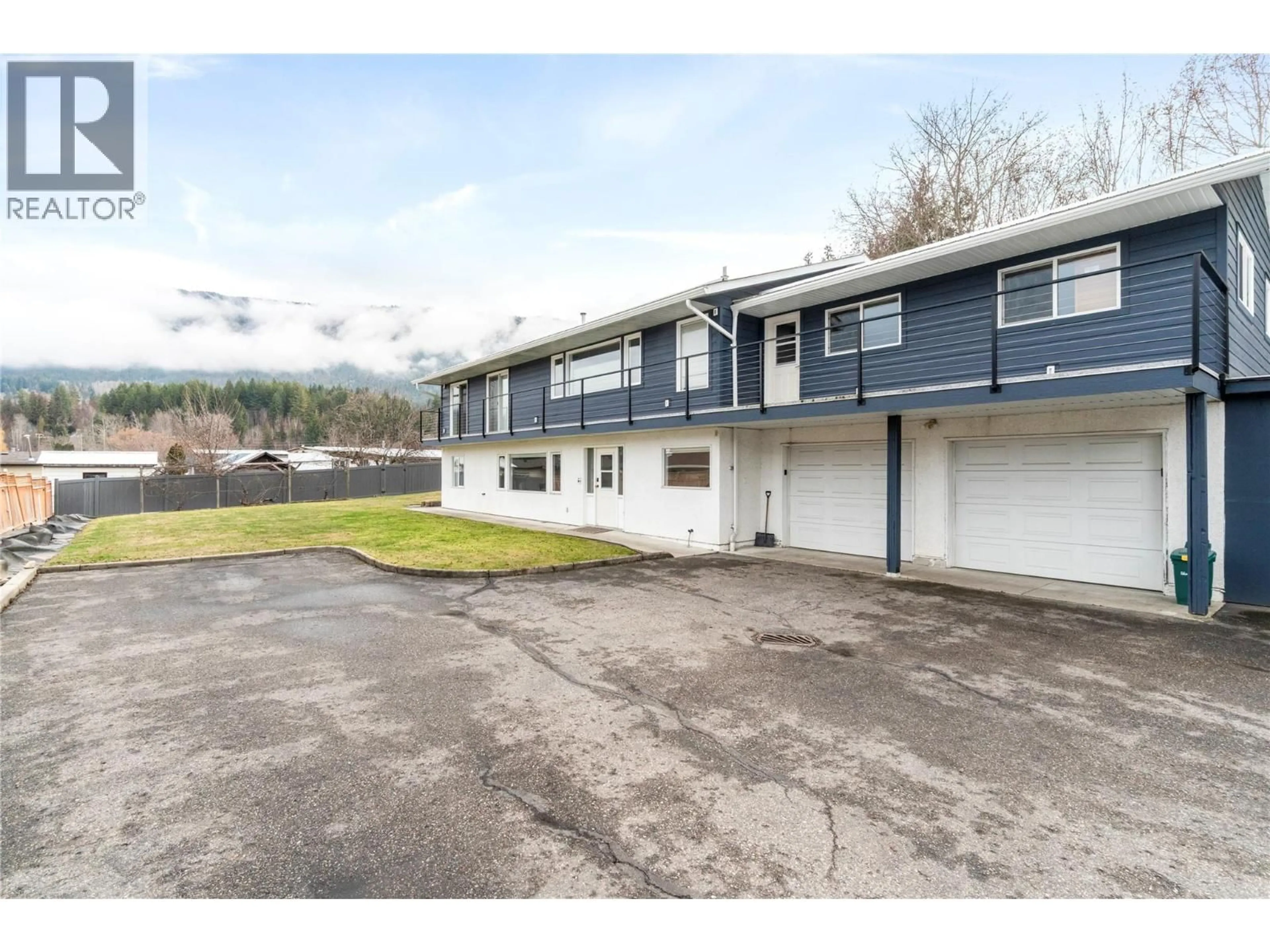 A pic from outside/outdoor area/front of a property/back of a property/a pic from drone, unknown for 6960 50 STREET NORTHEAST, Salmon Arm British Columbia V0E1K0