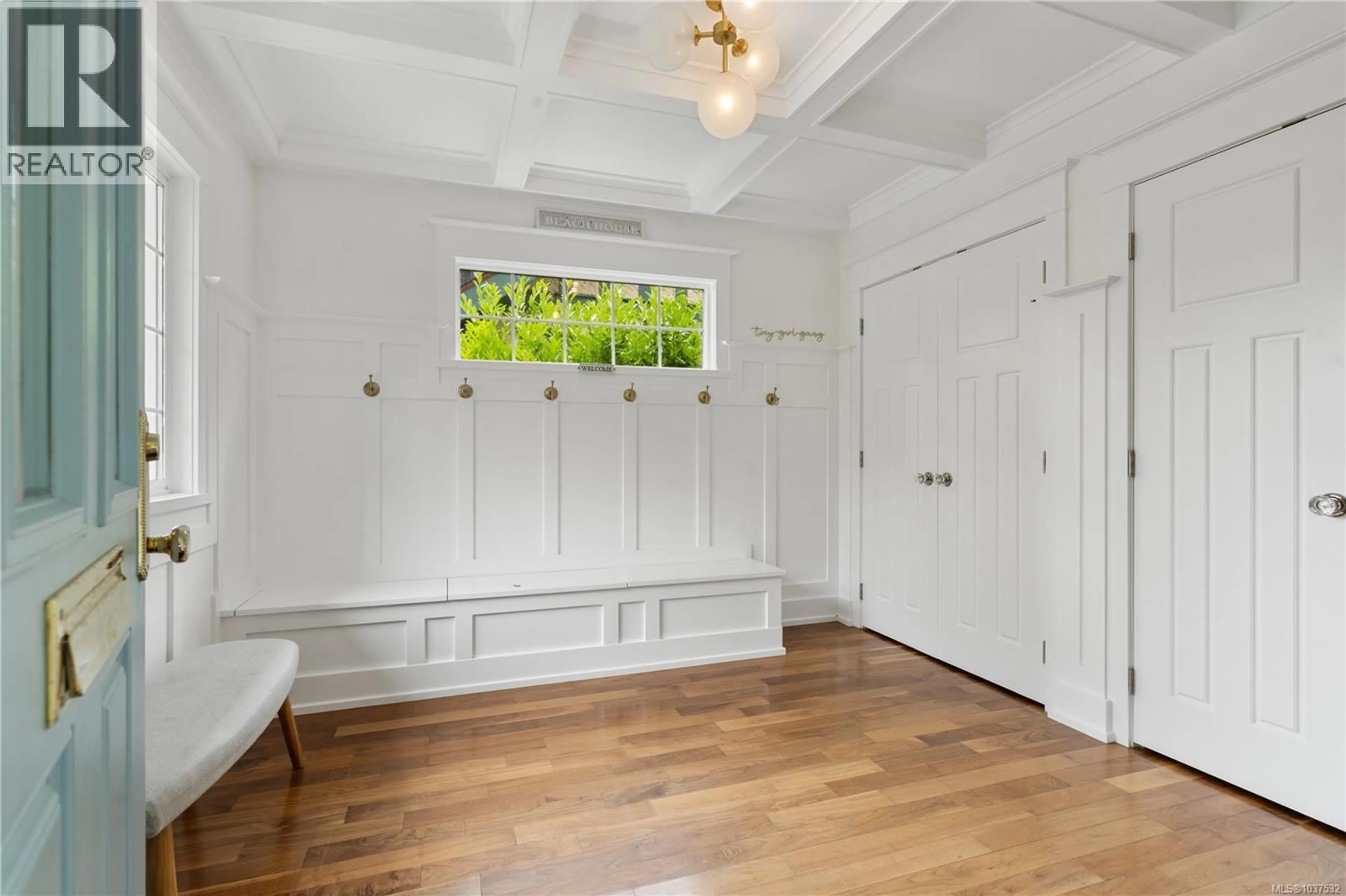 A pic of a room for 1074 OLIVER STREET, Oak Bay British Columbia V8S4W7