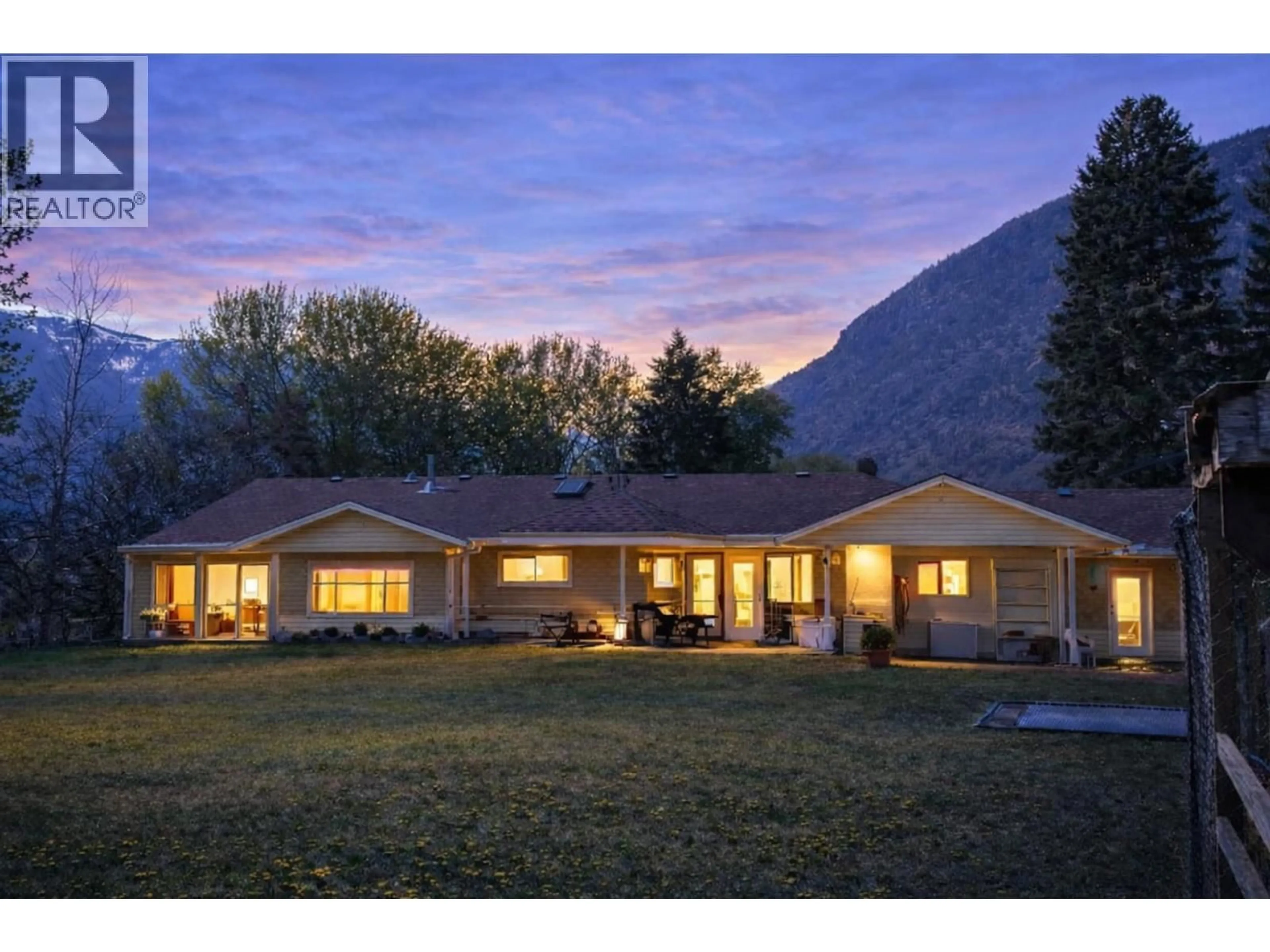 A pic from outside/outdoor area/front of a property/back of a property/a pic from drone, mountain view for 2737 UPPER BENCH ROAD, Keremeos British Columbia V0X1N4