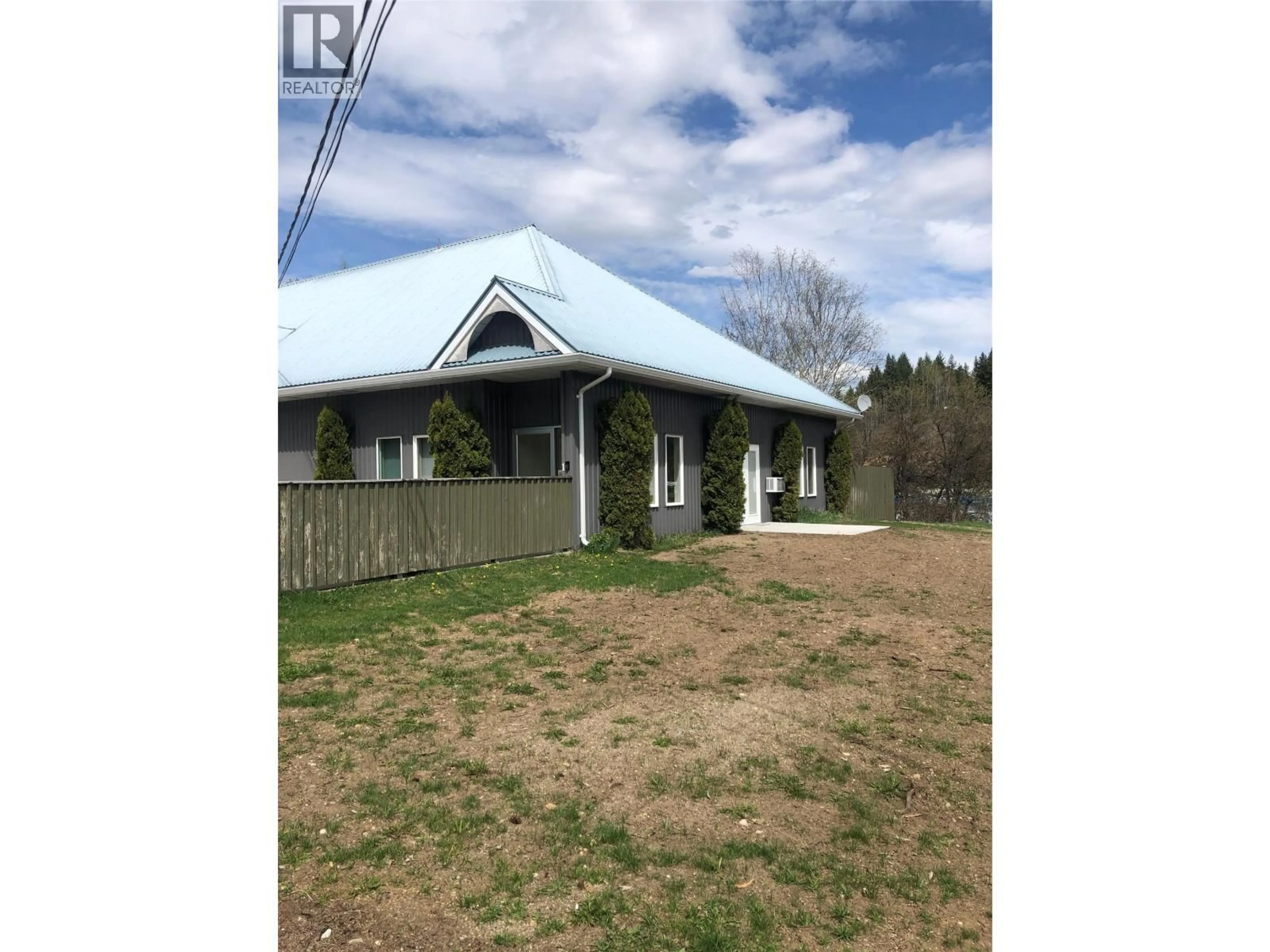 A pic from outside/outdoor area/front of a property/back of a property/a pic from drone, unknown for 73 TAREN DRIVE, Clearwater British Columbia V0E1N2
