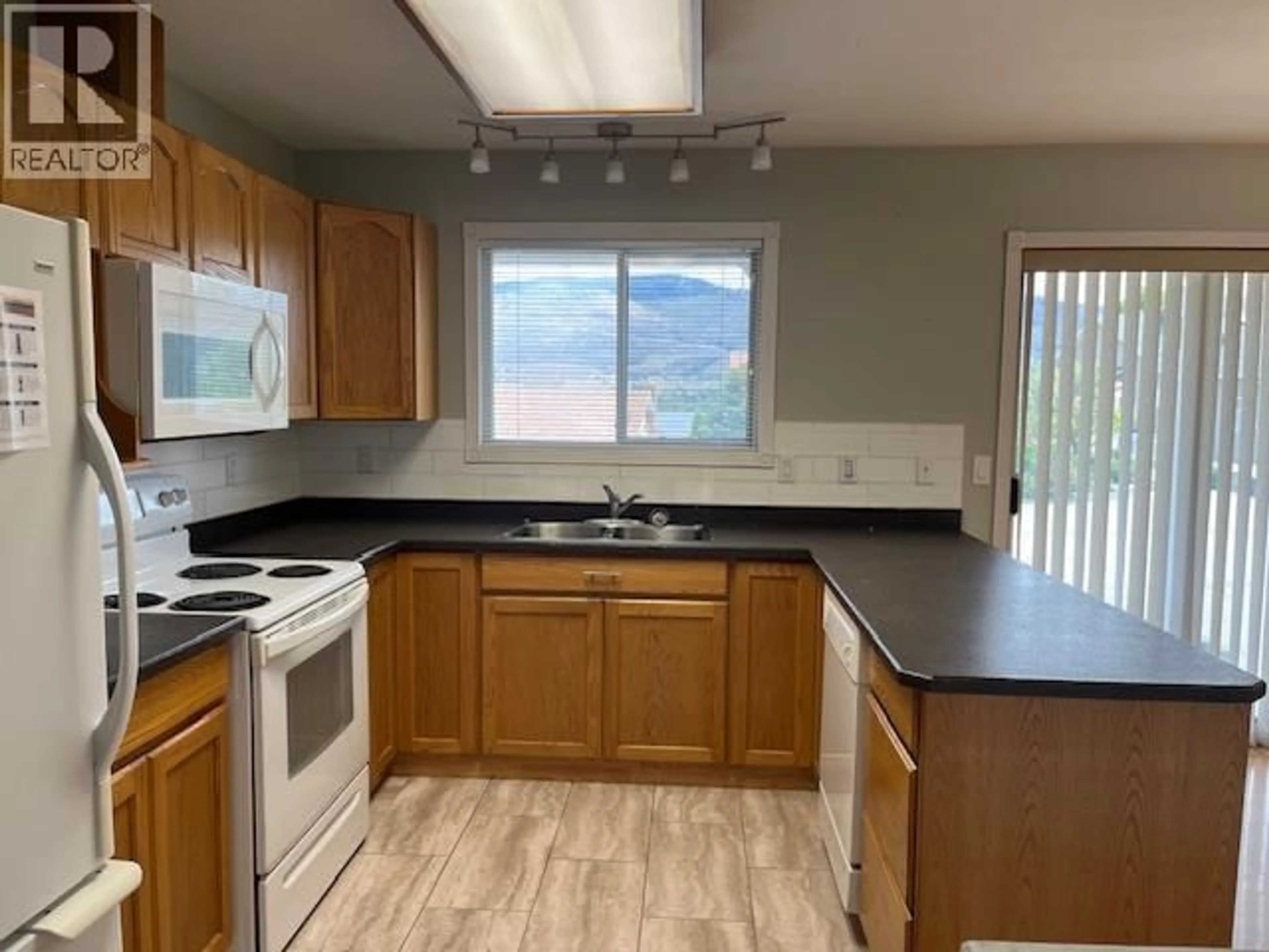 Standard kitchen, unknown for 4008 LOBELIA DRIVE, Osoyoos British Columbia V0H1V1