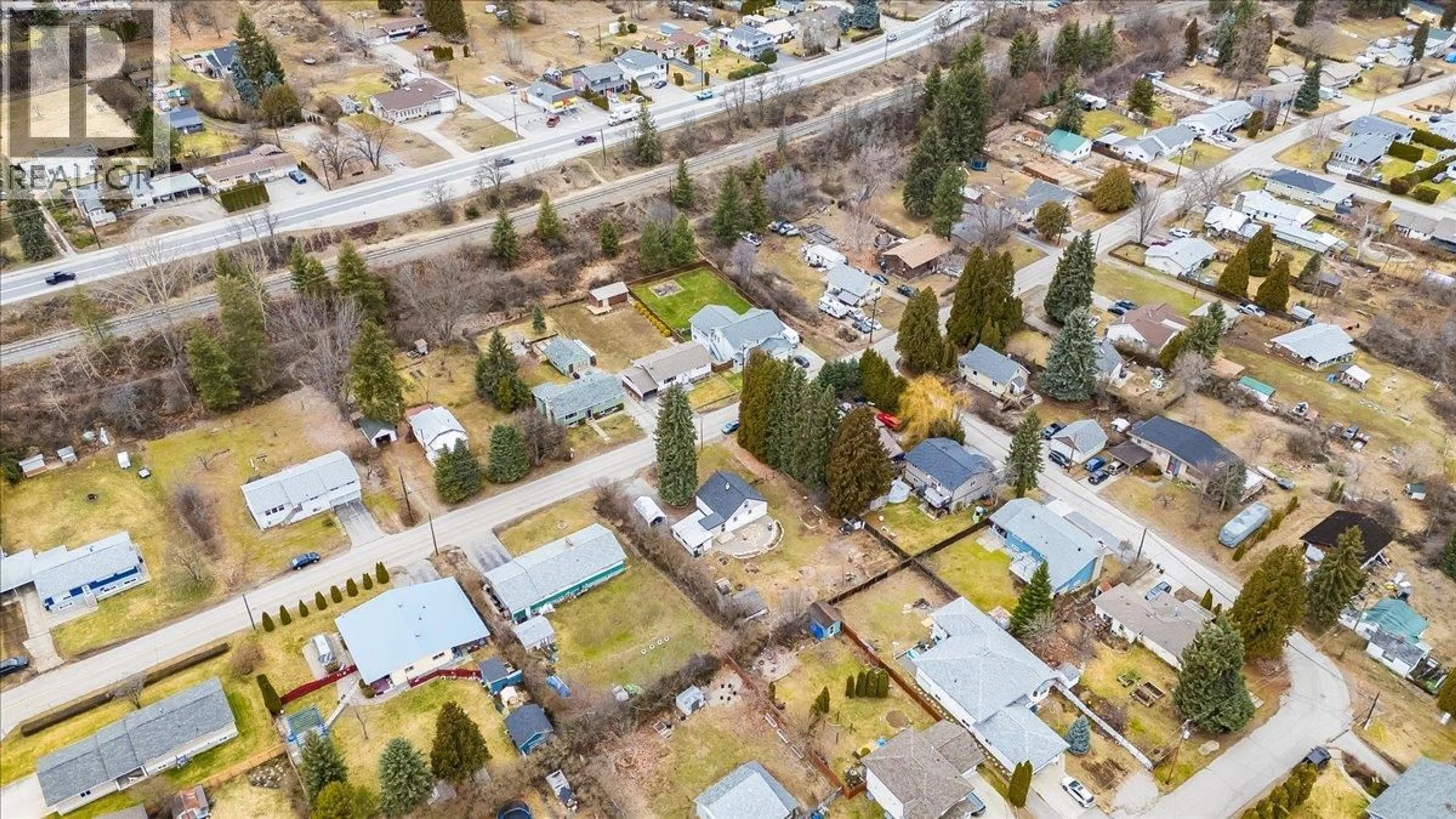 A pic from outside/outdoor area/front of a property/back of a property/a pic from drone, street for 2905 5TH AVENUE, Castlegar British Columbia V1N2V2