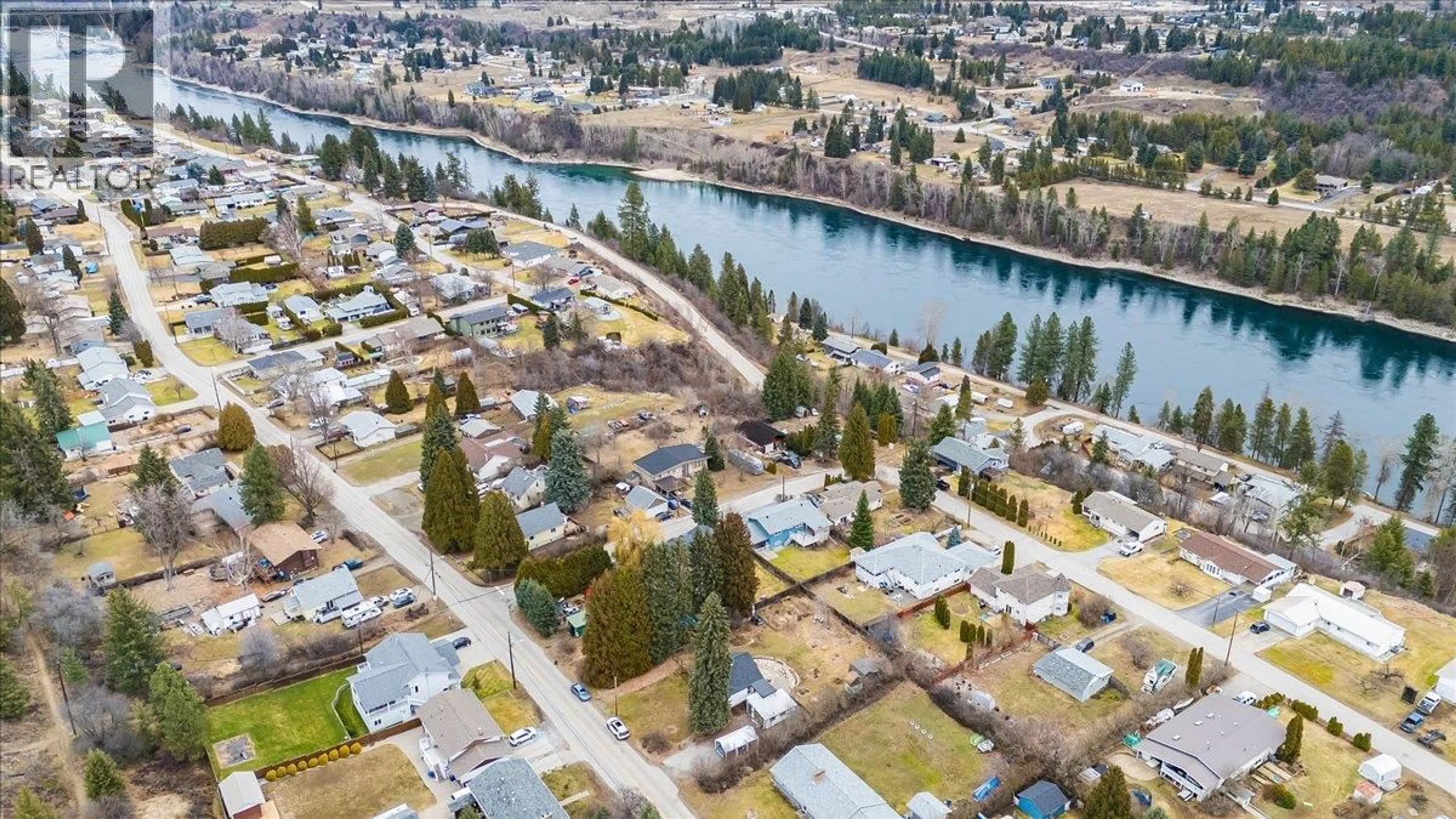 A pic from outside/outdoor area/front of a property/back of a property/a pic from drone, water/lake/river/ocean view for 2905 5TH AVENUE, Castlegar British Columbia V1N2V2