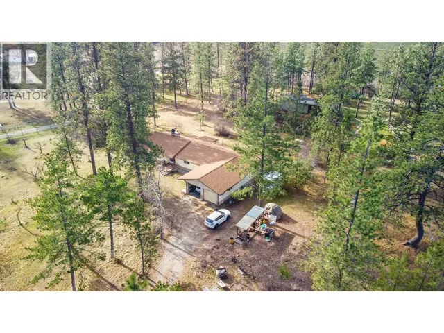 698 GREEN LAKE ROAD, Oliver 2