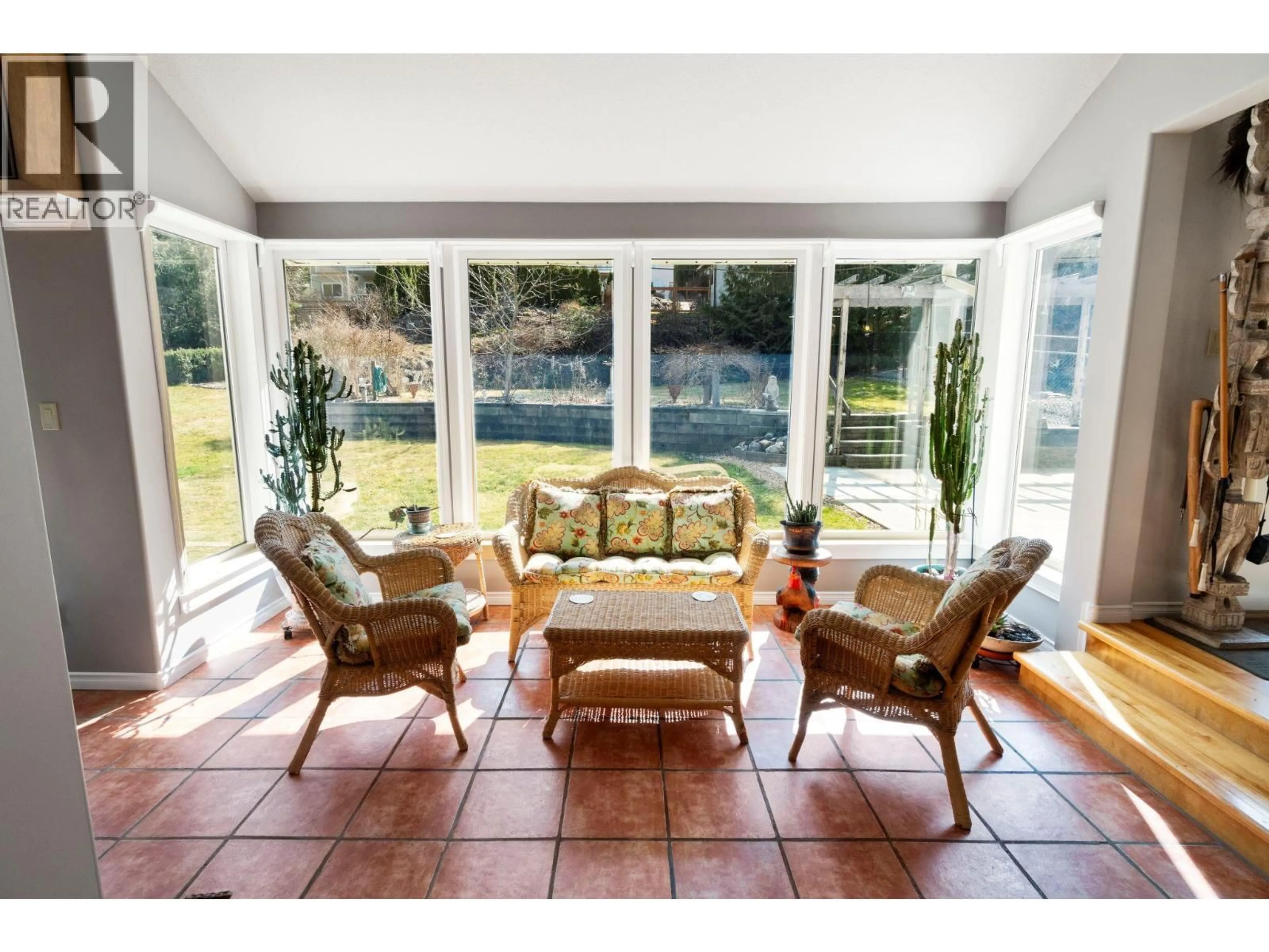 Unknown for 2572 BAYVIEW ROAD, Blind Bay British Columbia V0E1H1