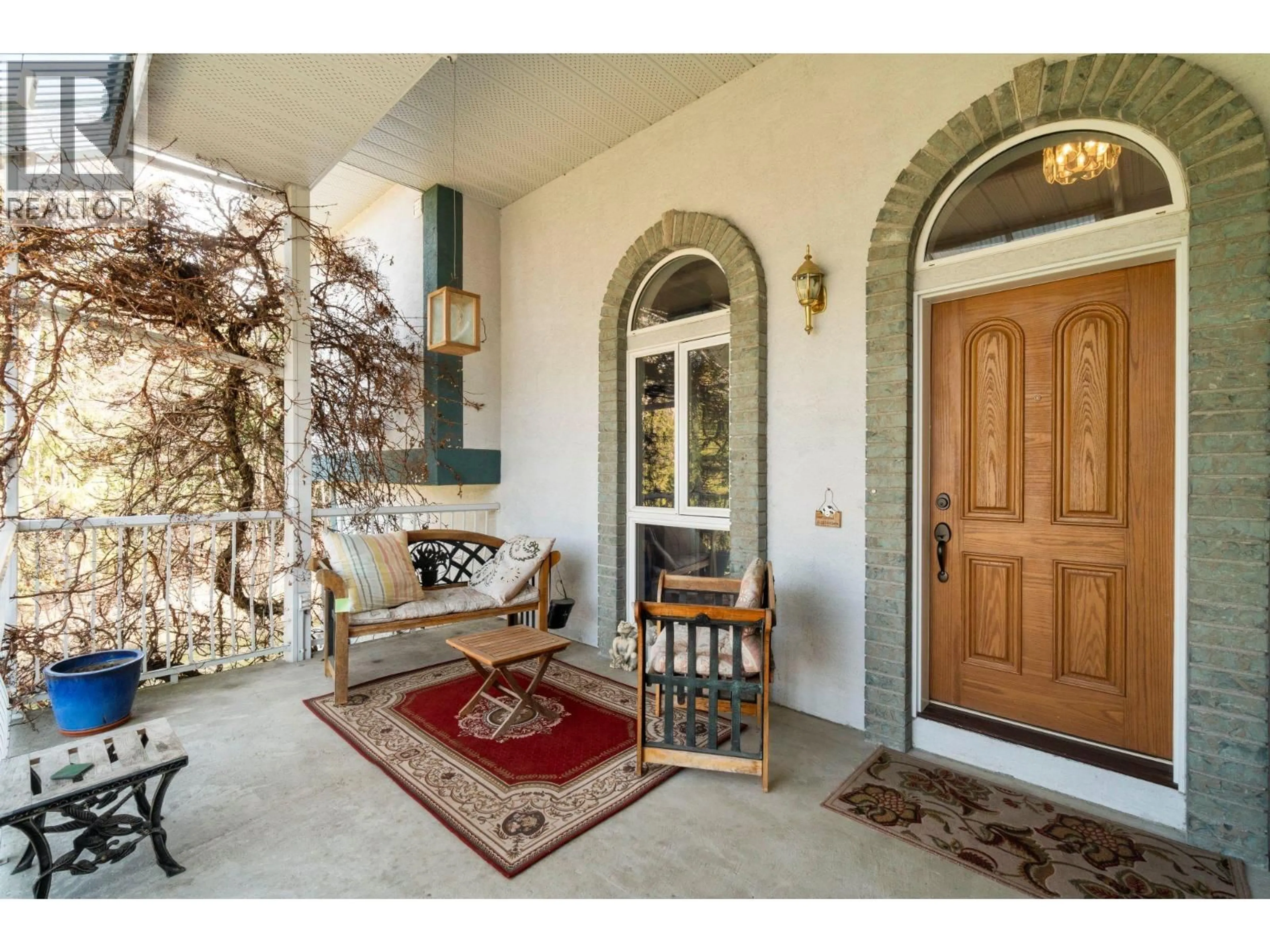 Indoor entryway for 2572 BAYVIEW ROAD, Blind Bay British Columbia V0E1H1