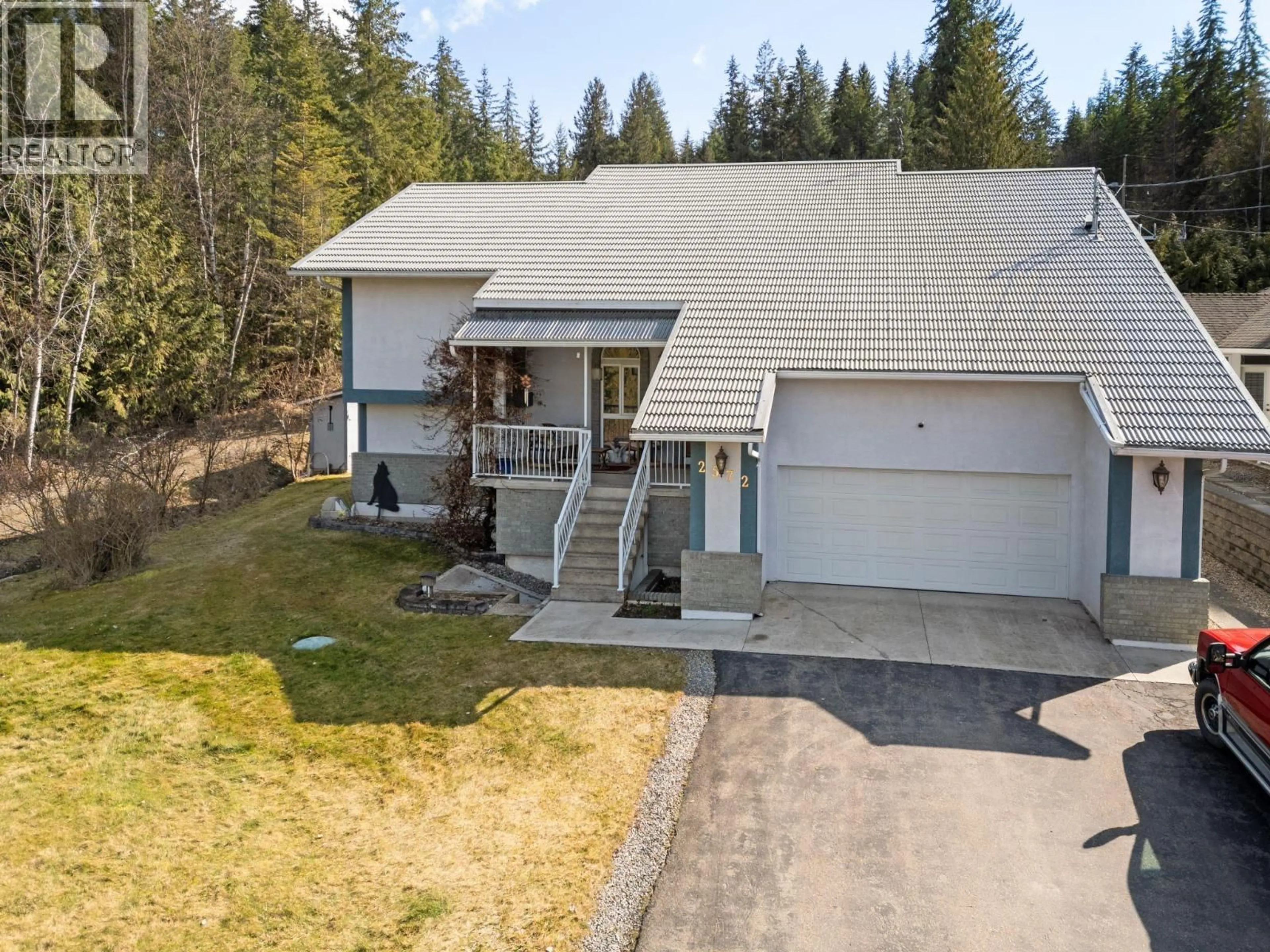 A pic from outside/outdoor area/front of a property/back of a property/a pic from drone, unknown for 2572 BAYVIEW ROAD, Blind Bay British Columbia V0E1H1
