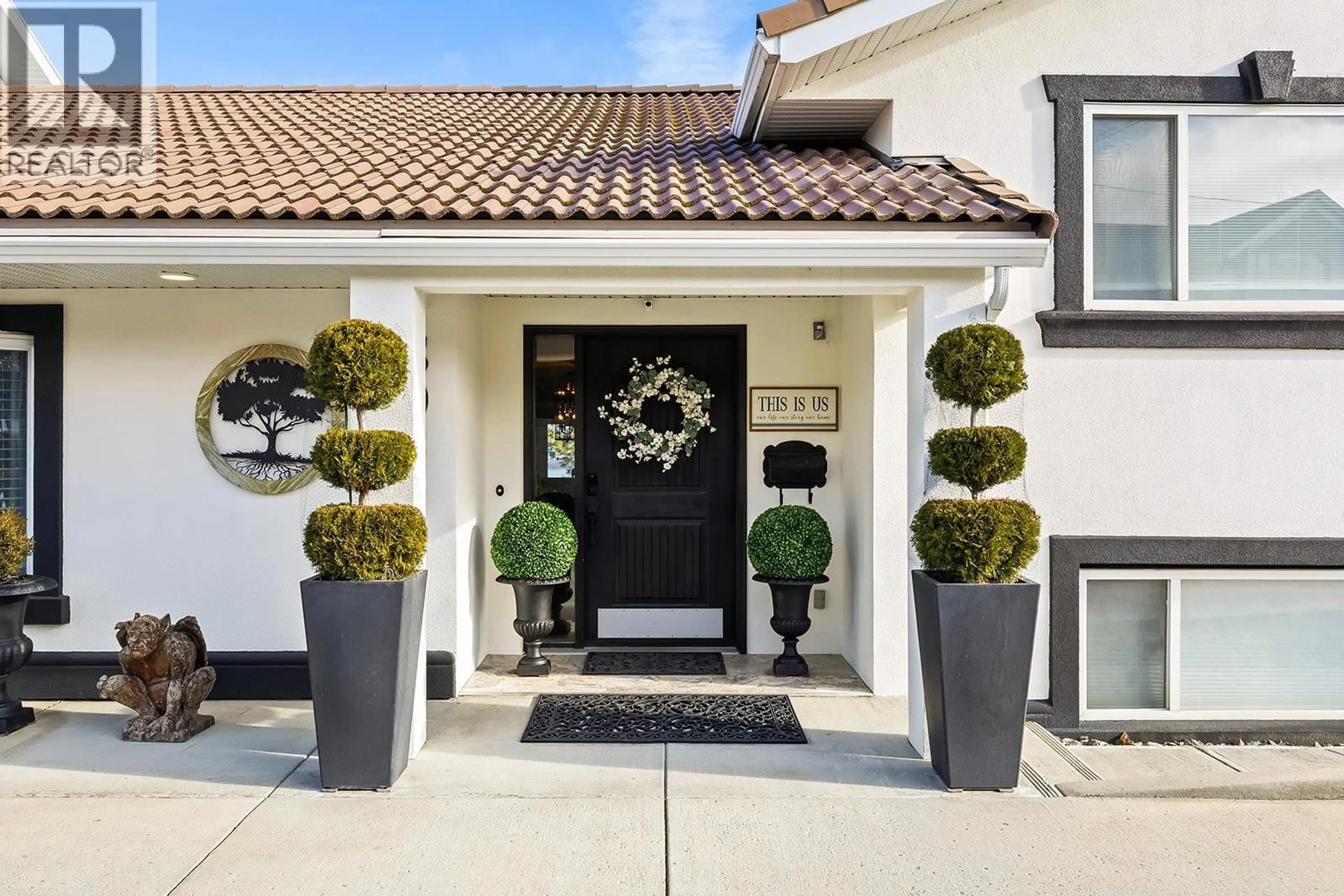 Indoor entryway for 3025 WALES ROAD, West Kelowna British Columbia V1Z2A7