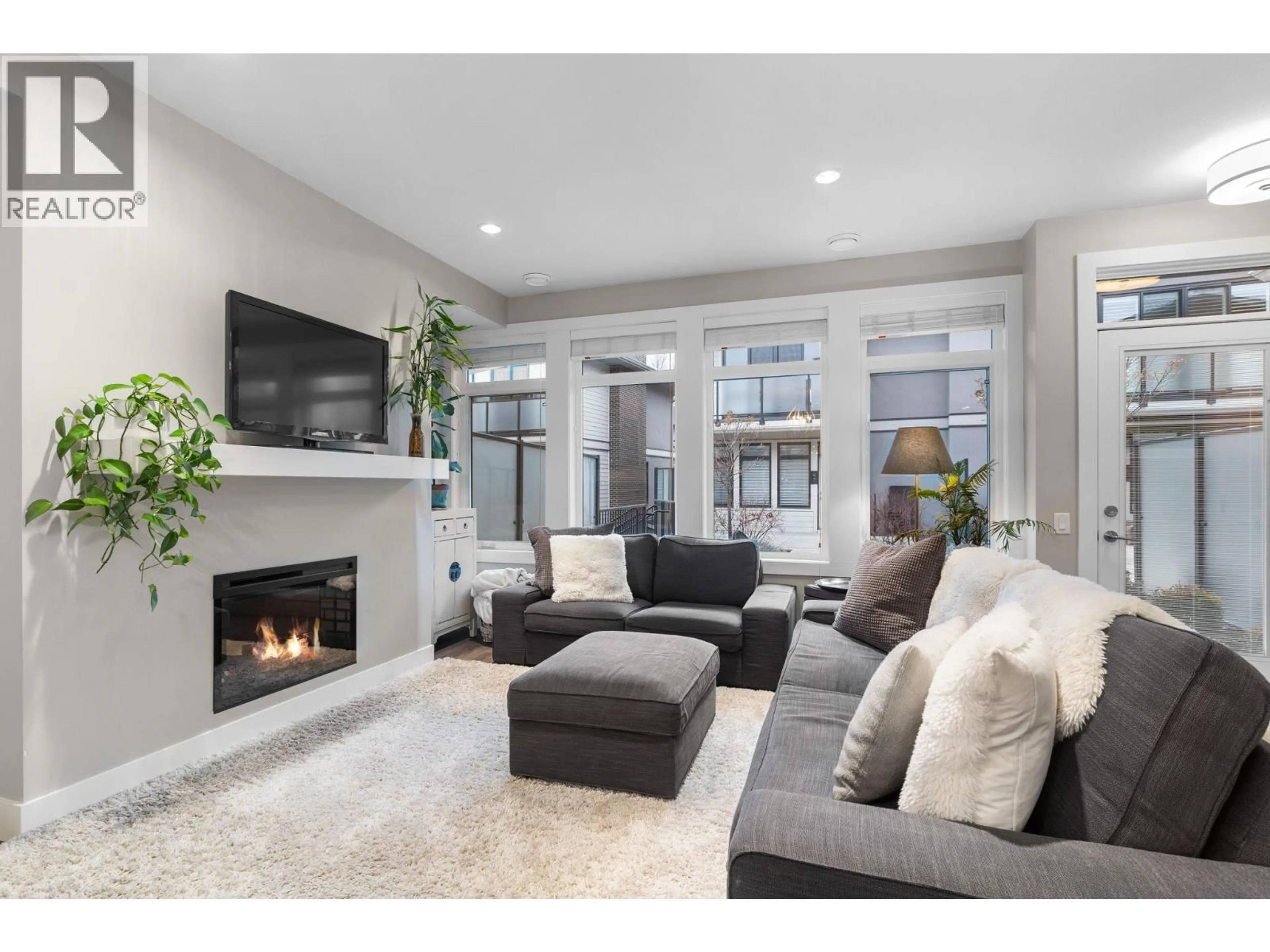 Living room with furniture, unknown for 136 - 1102 CAMERON AVENUE, Kelowna British Columbia V1Y0B2