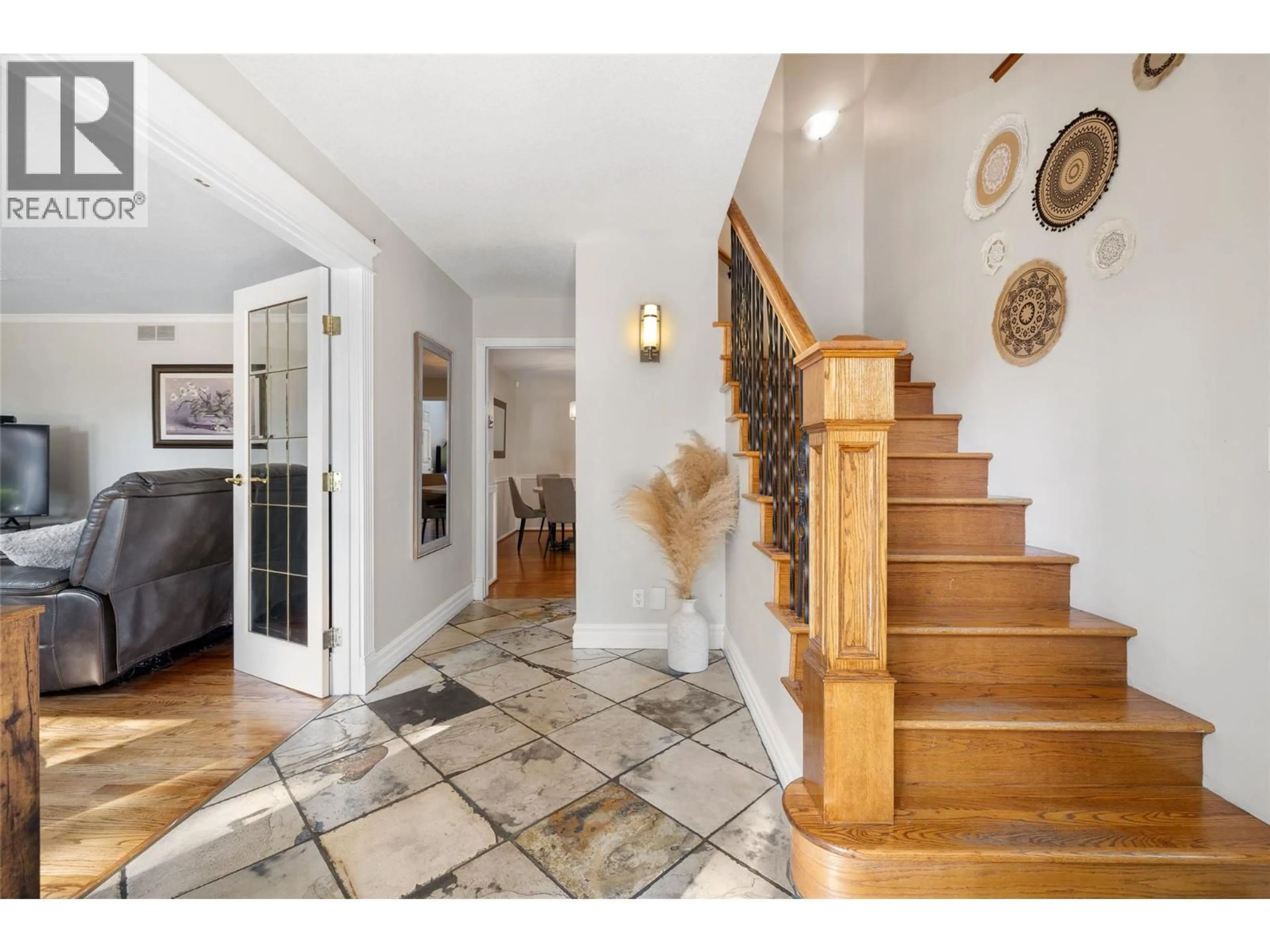 Indoor entryway for 1988 ABEL STREET, West Kelowna British Columbia V1Z3C9