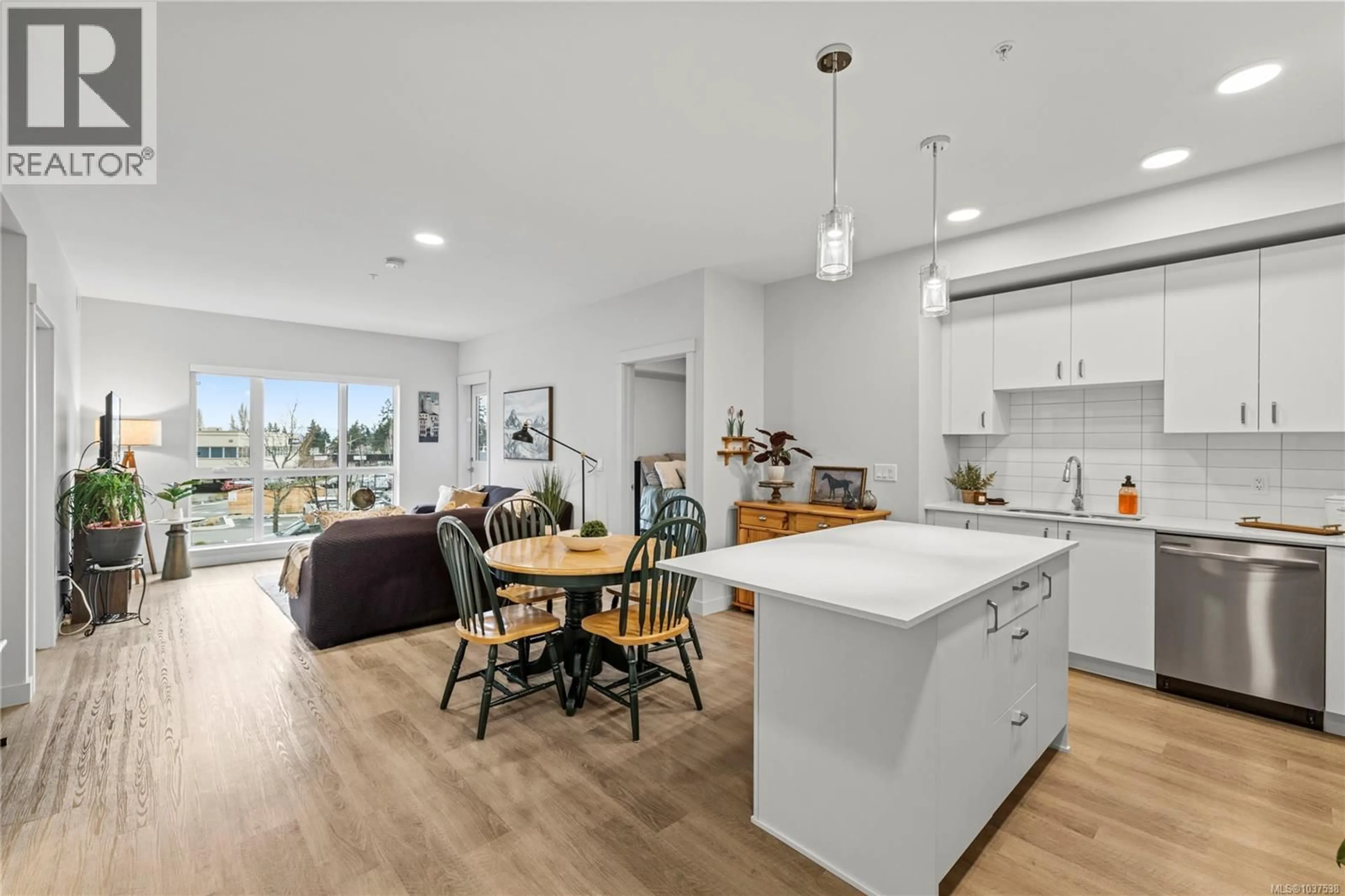 Open concept kitchen, unknown for 103E - 120 JENSEN AVENUE WEST, Parksville British Columbia V9P0H7