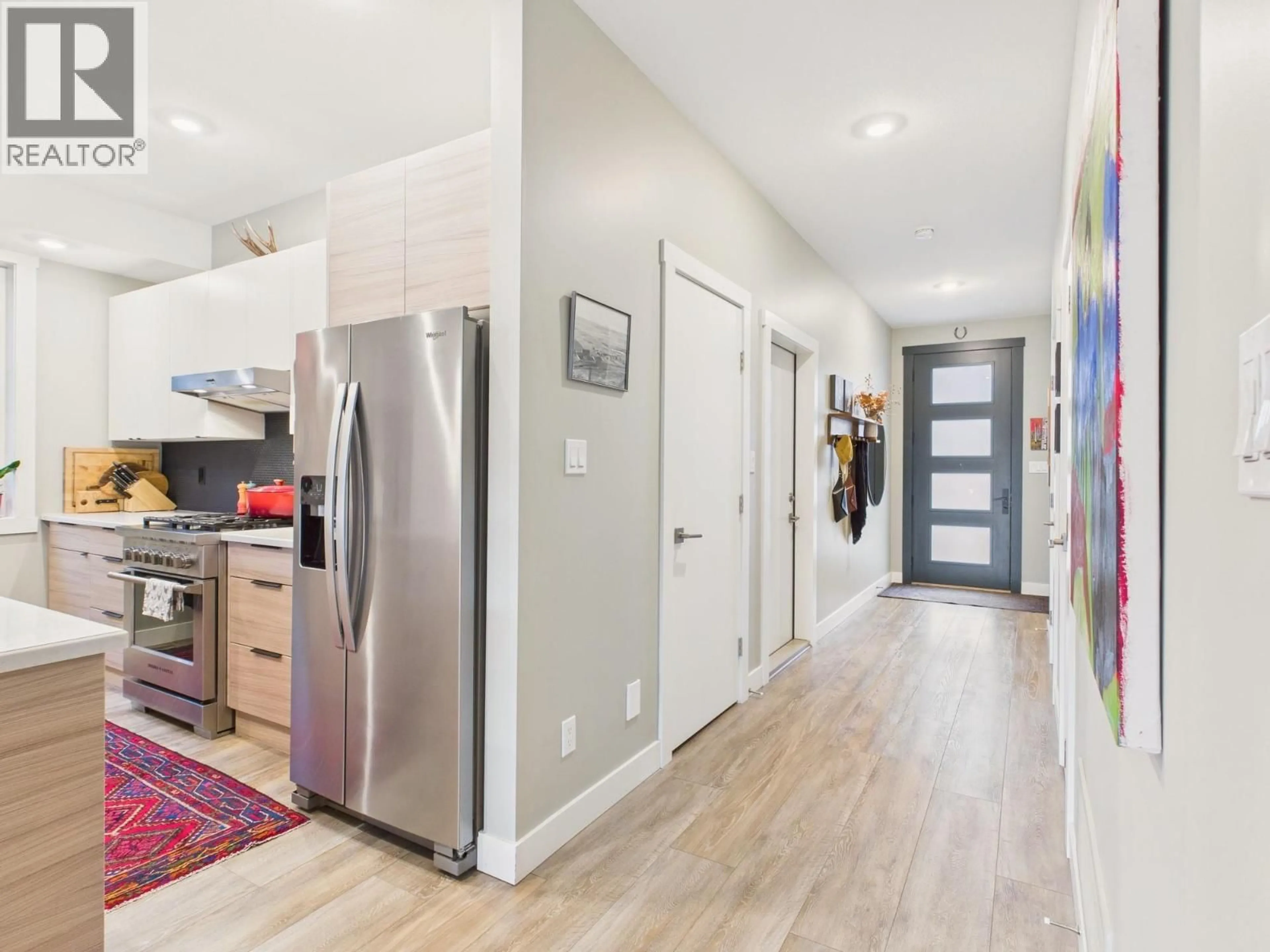 Indoor entryway for 11 RAVEN COURT, Osoyoos British Columbia V0H1V5