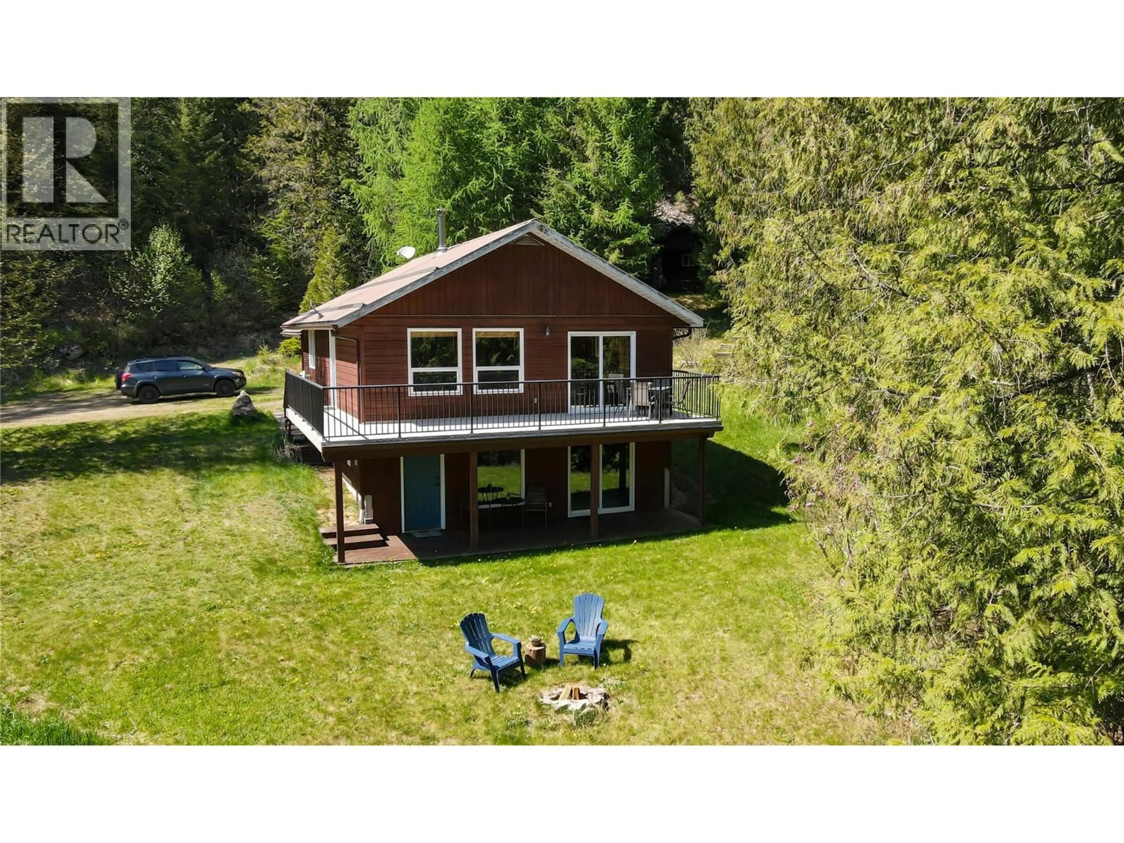 A pic from outside/outdoor area/front of a property/back of a property/a pic from drone, water/lake/river/ocean view for 5949 SLOCAN RIVER ROAD, Appledale British Columbia V0G2J0