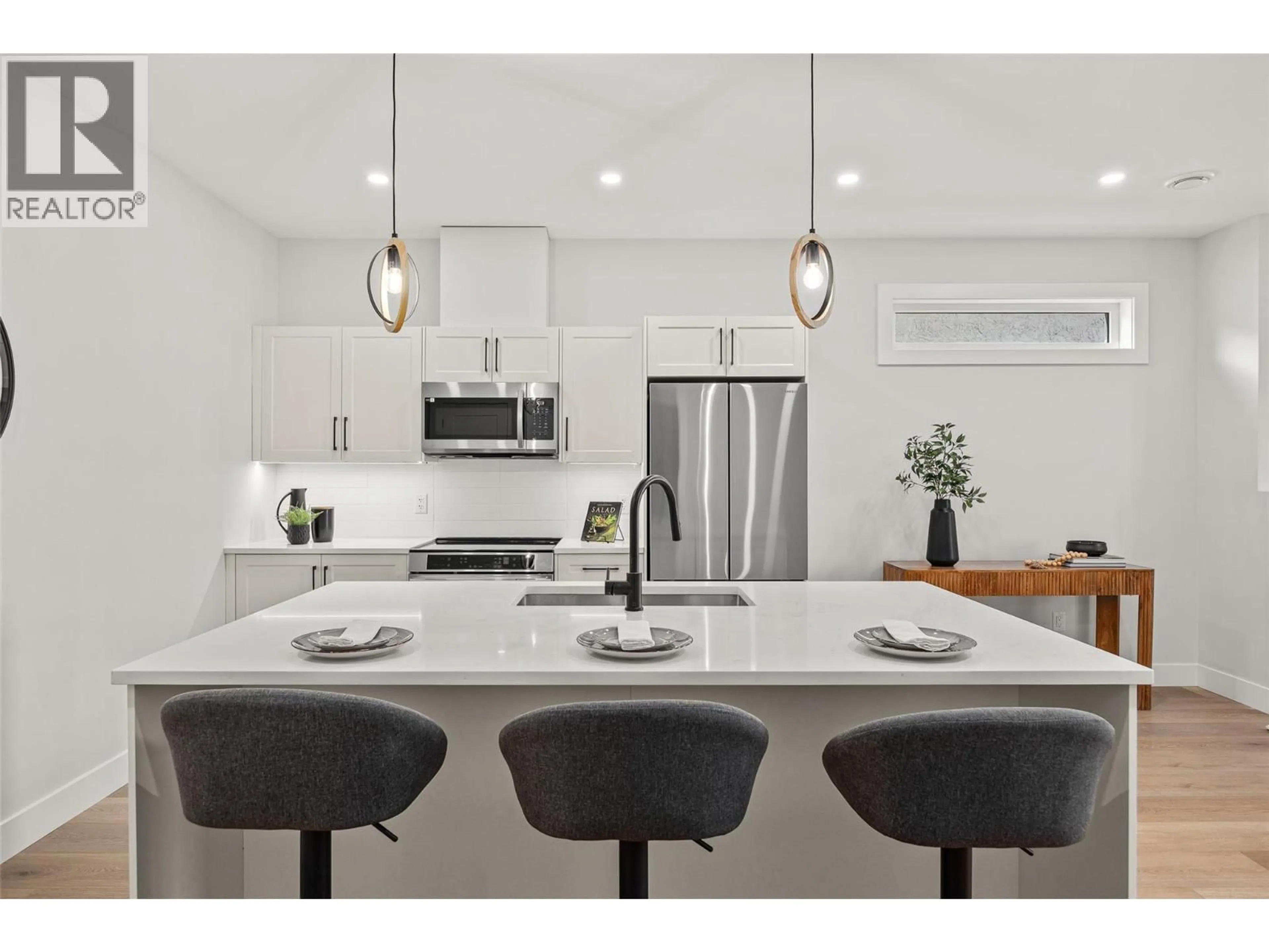Open concept kitchen, unknown for 2 - 943 FULLER AVENUE, Kelowna British Columbia V1Y6X5