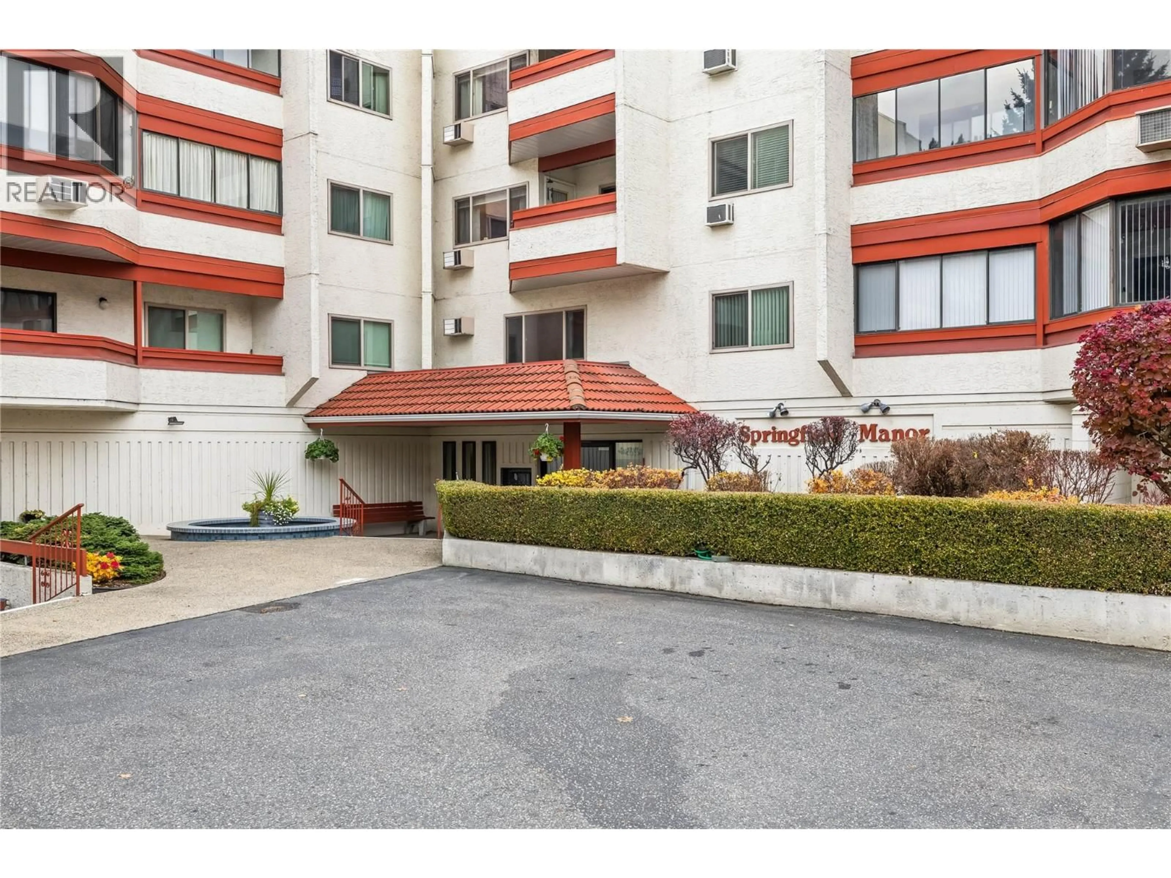 Patio, street for 306 - 2110 HOY STREET, Kelowna British Columbia V1Y8T4