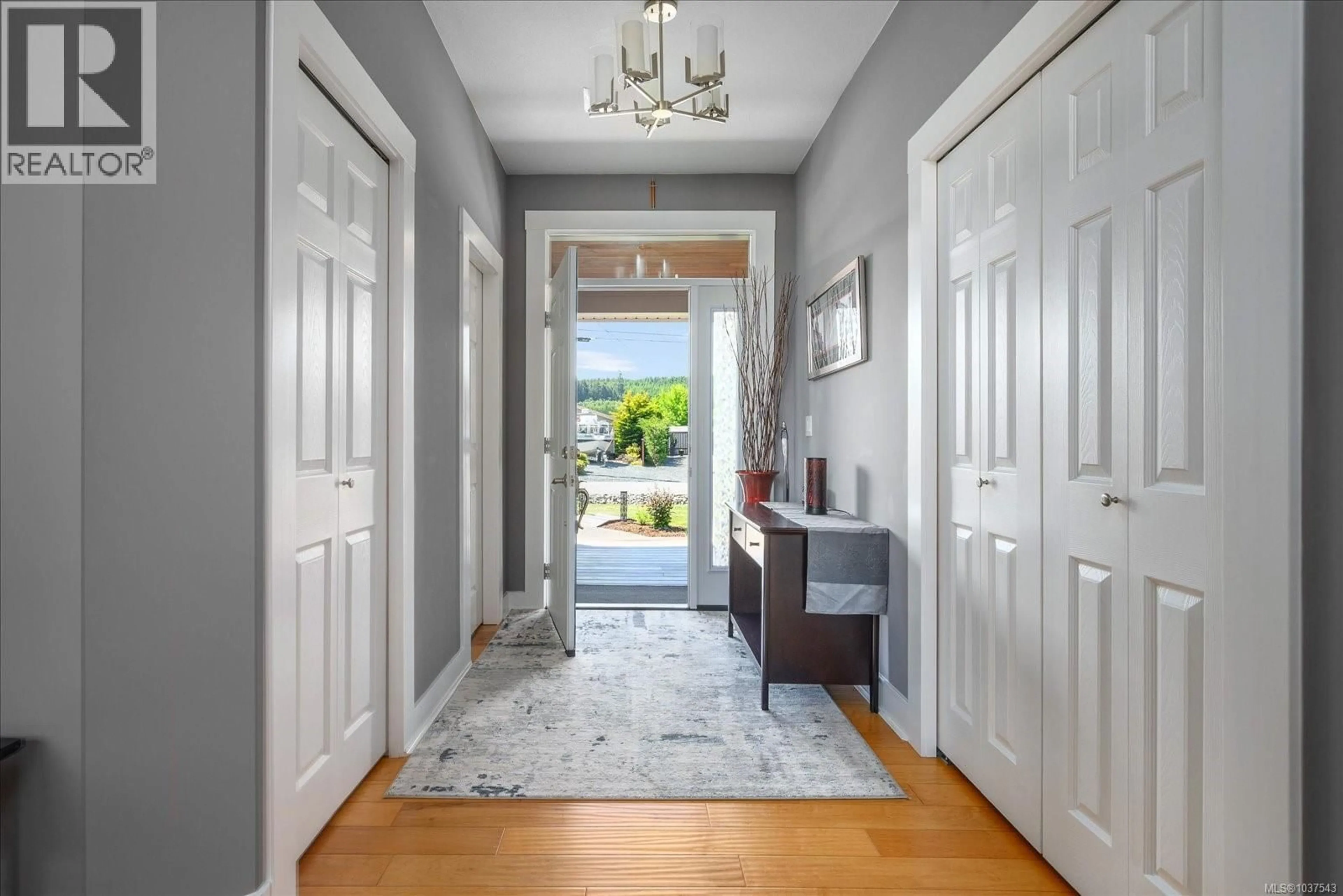 Indoor entryway for 1430 STONE LAKE DRIVE, Nanoose Bay British Columbia V9P9M4