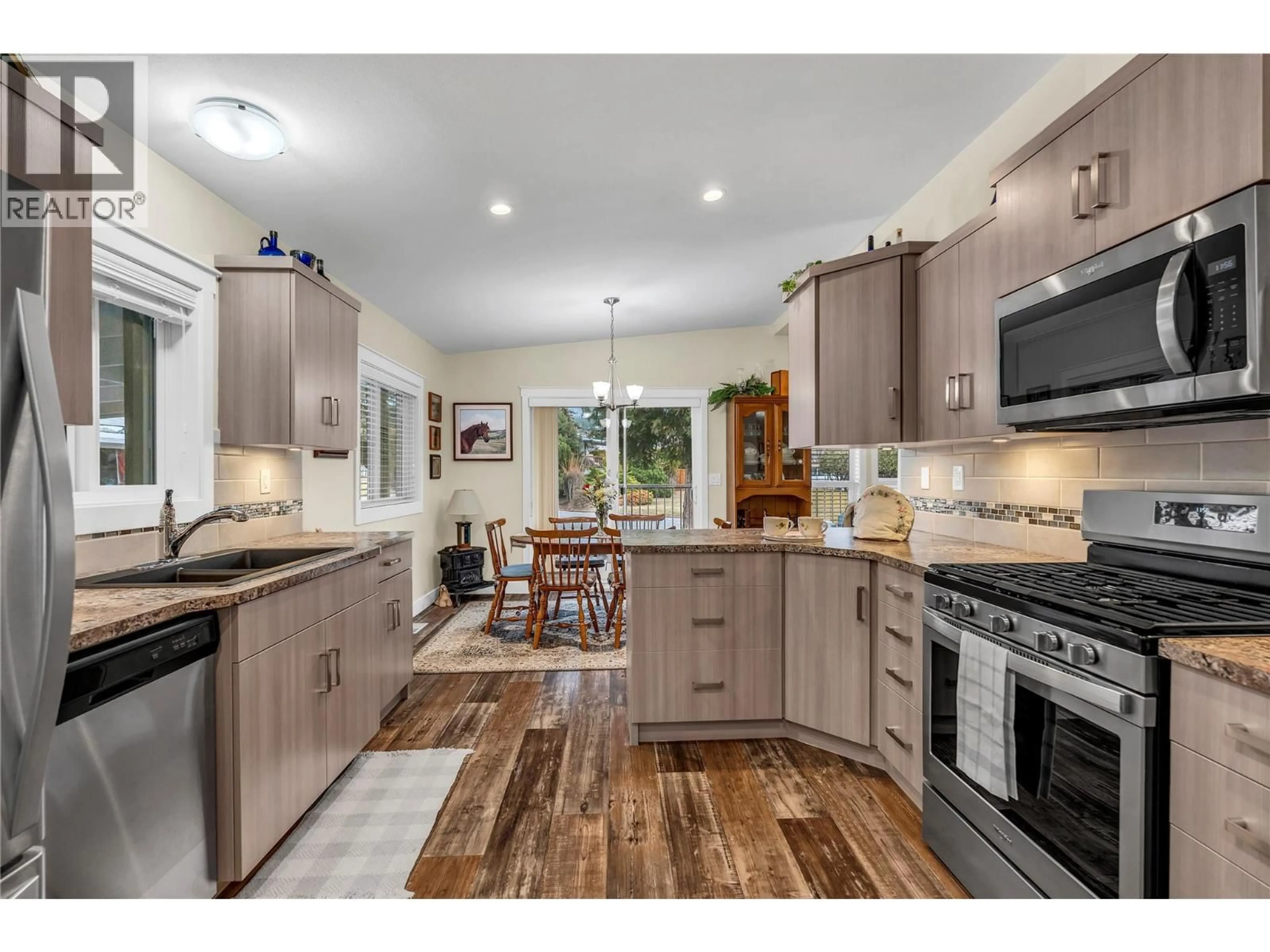 Open concept kitchen, ceramic/tile floor for 47 - 197 DAUPHIN AVENUE, Penticton British Columbia V2A3S3