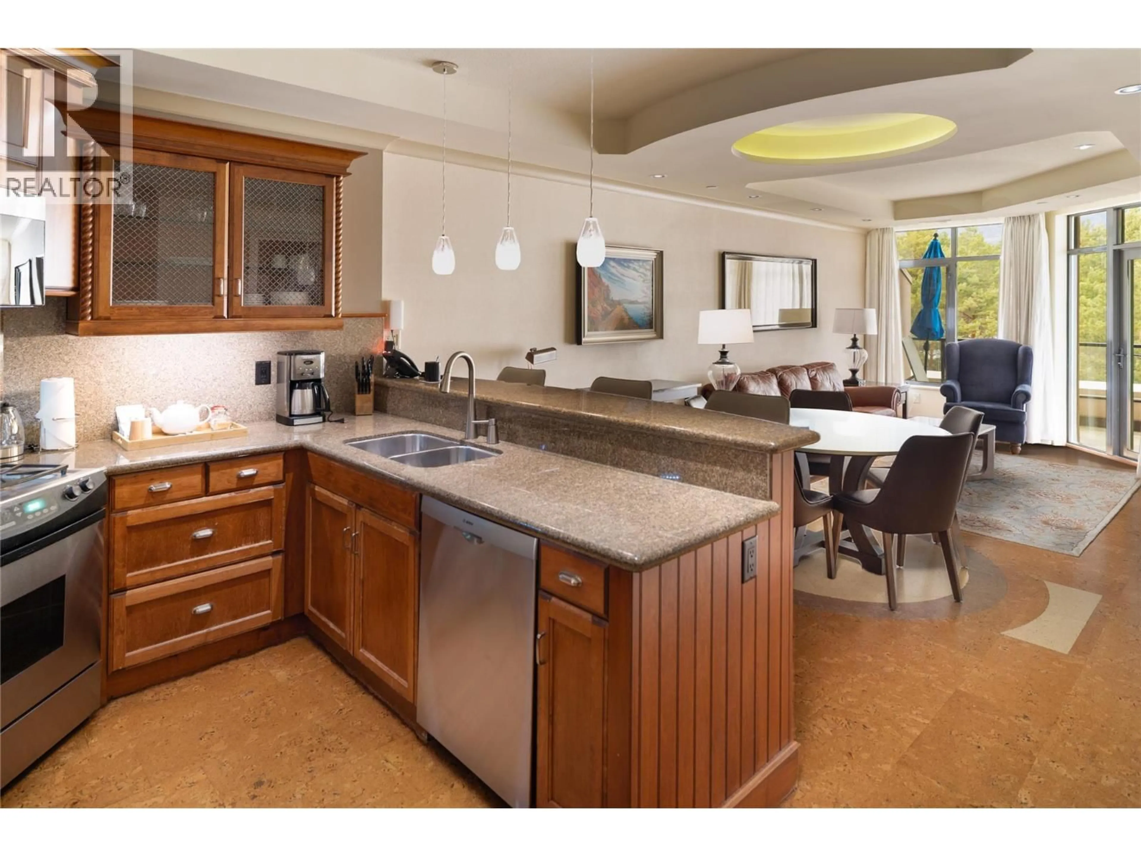 Open concept kitchen, ceramic/tile floor for 464 (B12) - 1288 WATER STREET, Kelowna British Columbia V1Y9P4