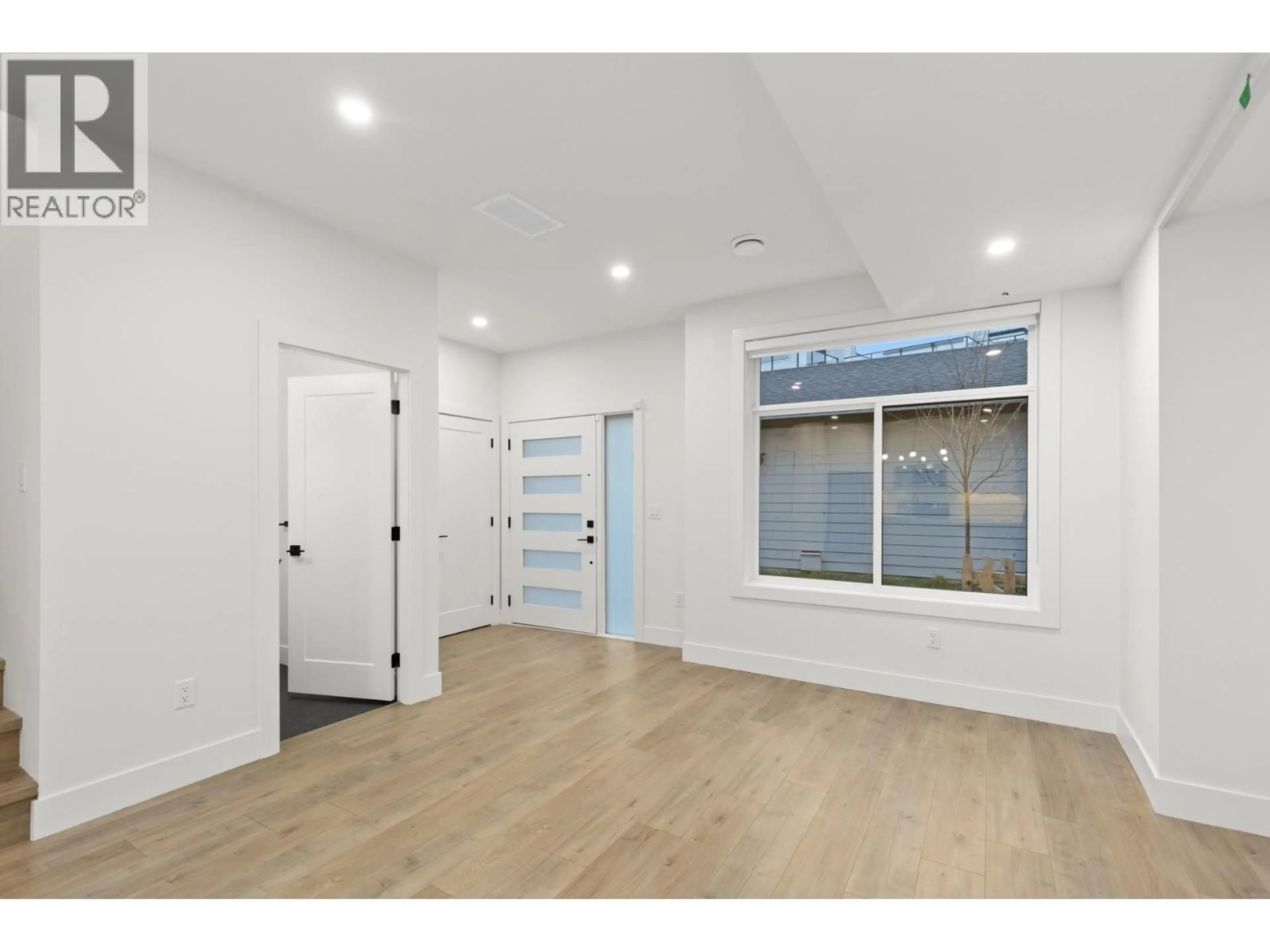 Unknown for 2 - 781 RAYMER AVENUE, Kelowna British Columbia V1Y4Z7