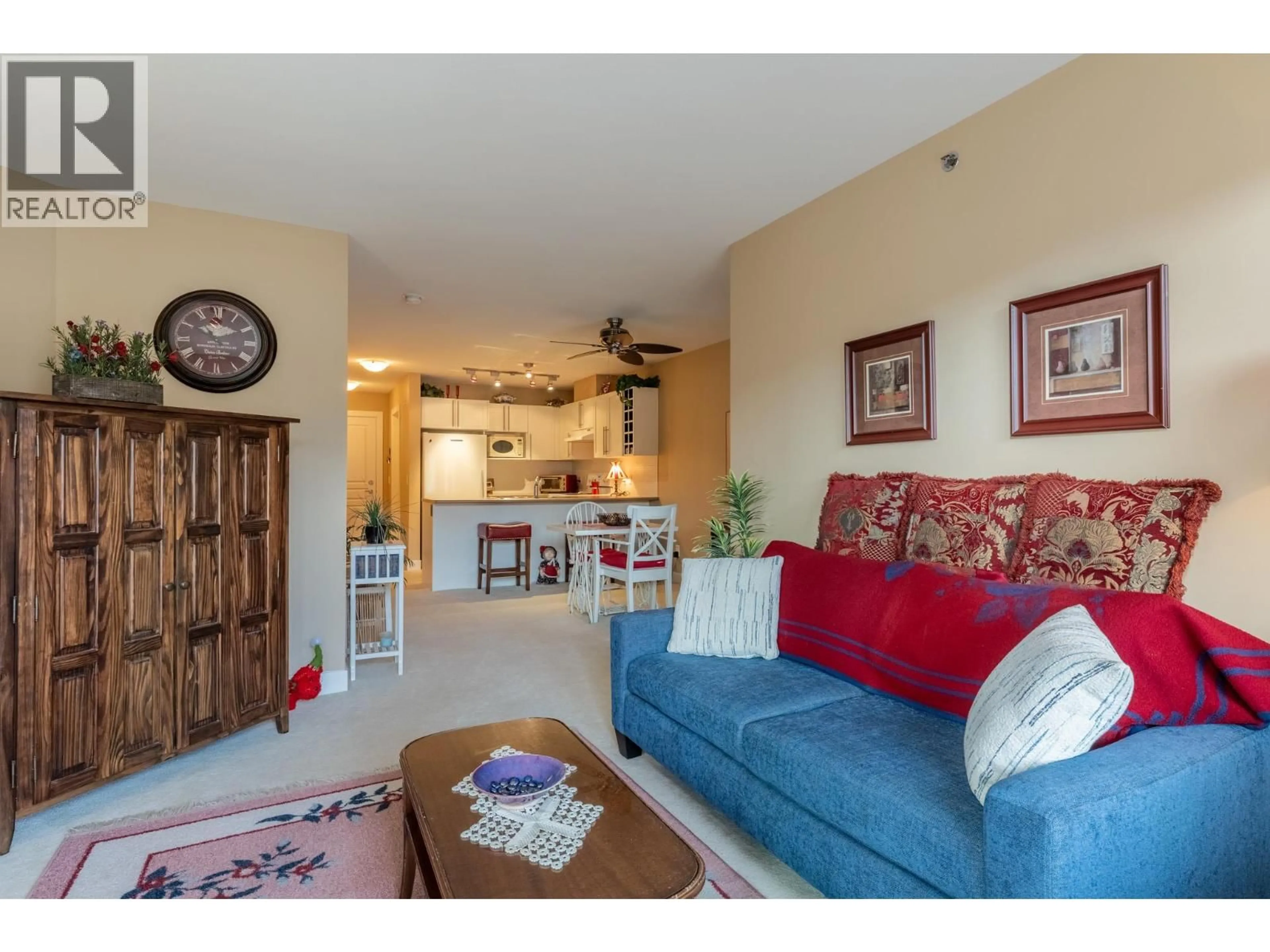 Living room with furniture, unknown for 438 - 1099 SUNSET DRIVE, Kelowna British Columbia V1Y9Z2