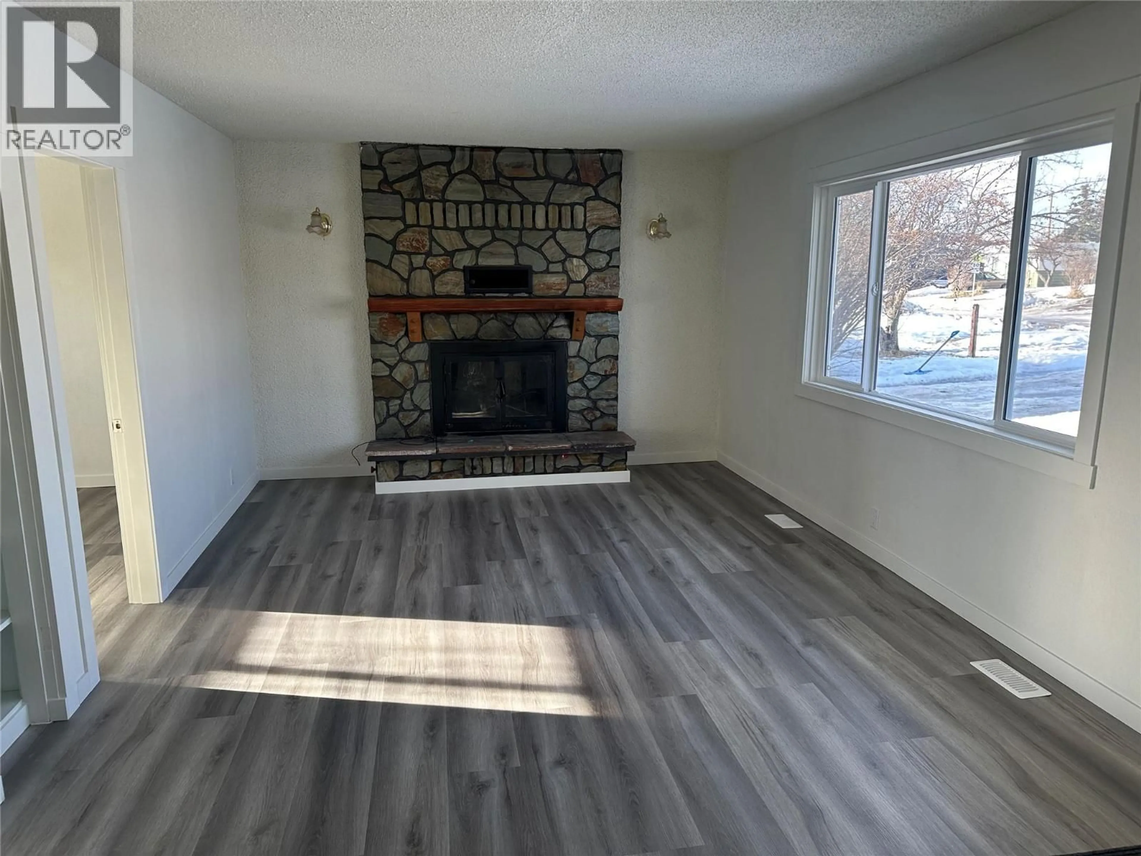 A pic of a room for 921 91A AVENUE, Dawson Creek British Columbia v1G1B4